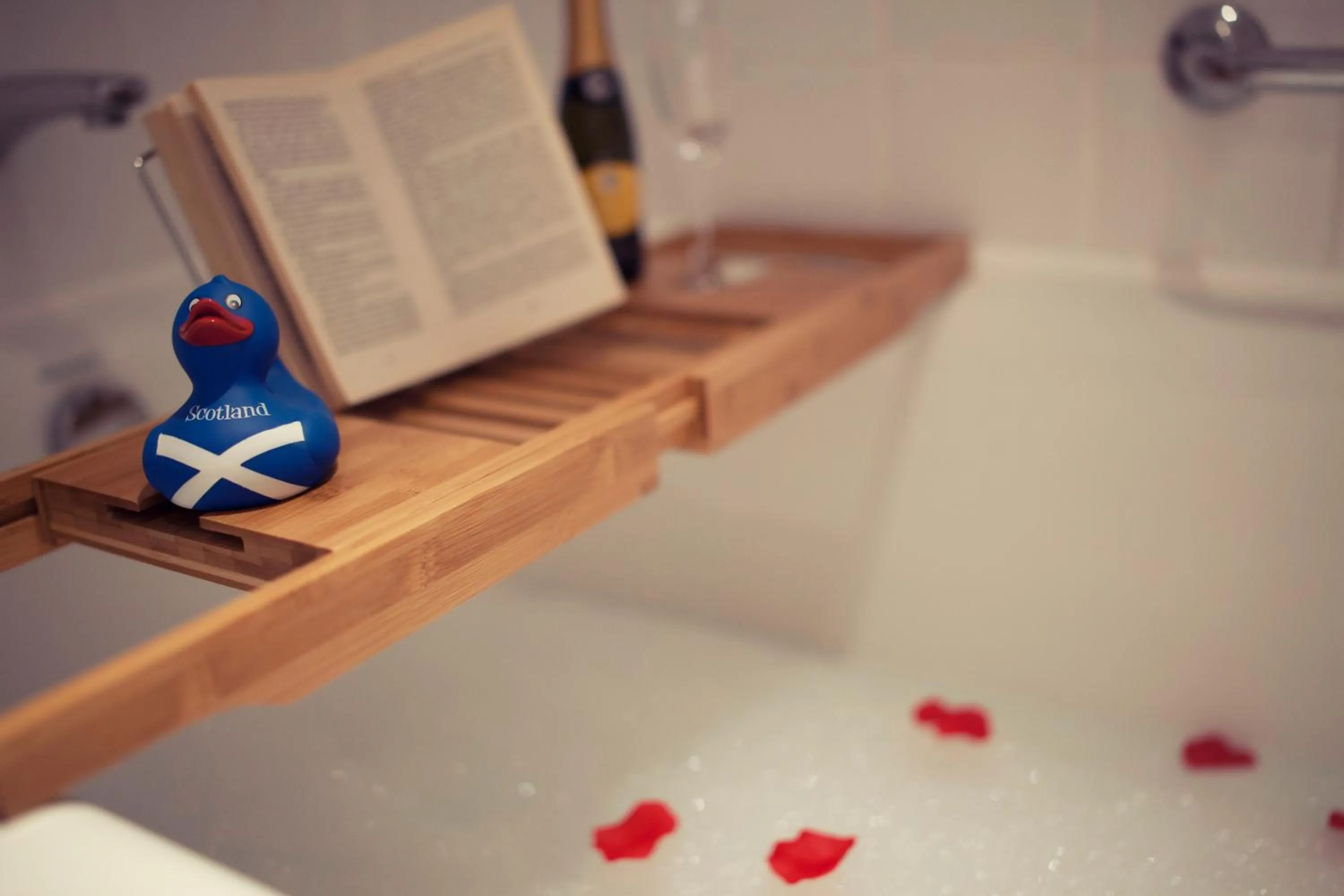 Bathroom in Carlton George Hotel