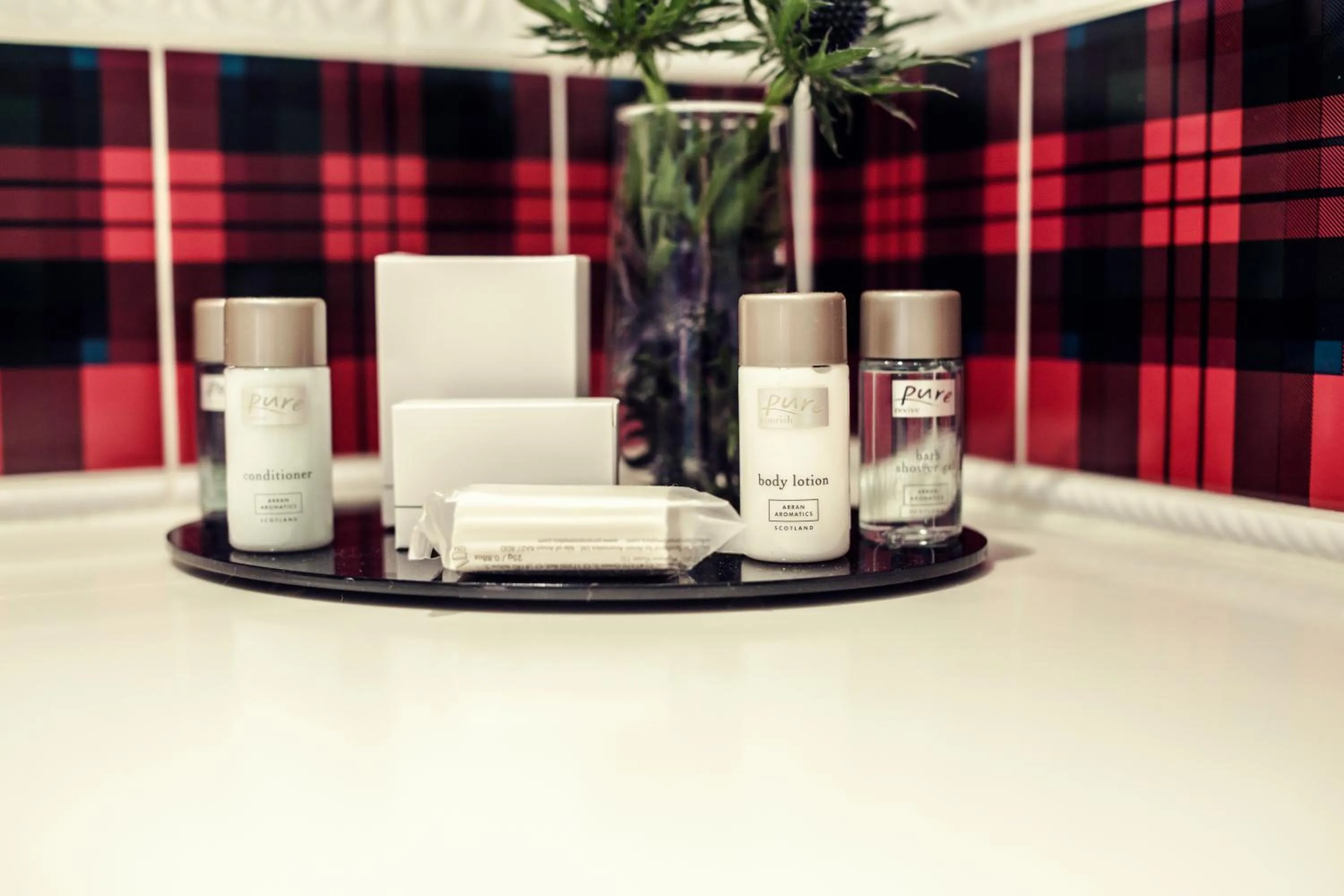 Bathroom in Carlton George Hotel