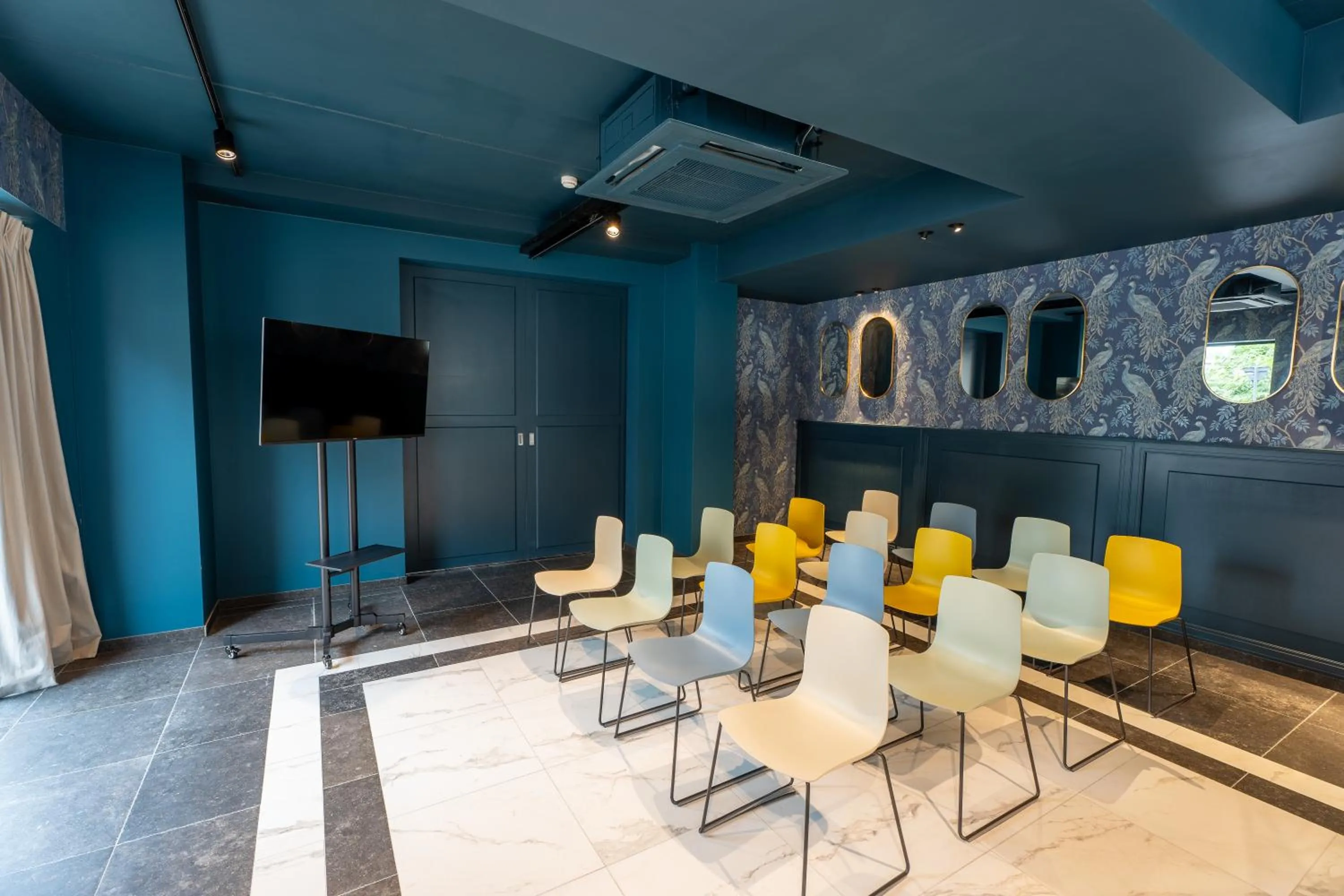 TV and multimedia in YUP Hotel