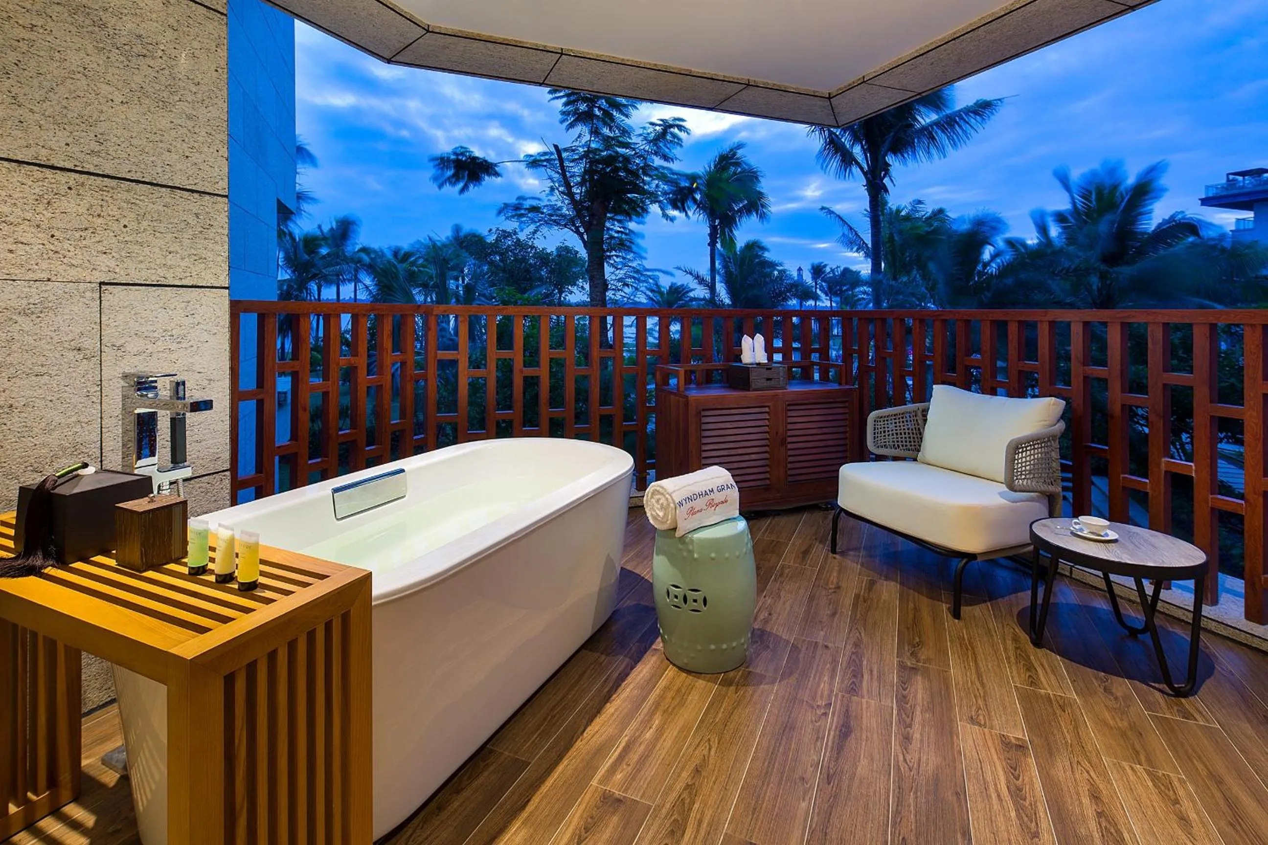 Balcony/Terrace in Wyndham Grand Plaza Royale Wenchang