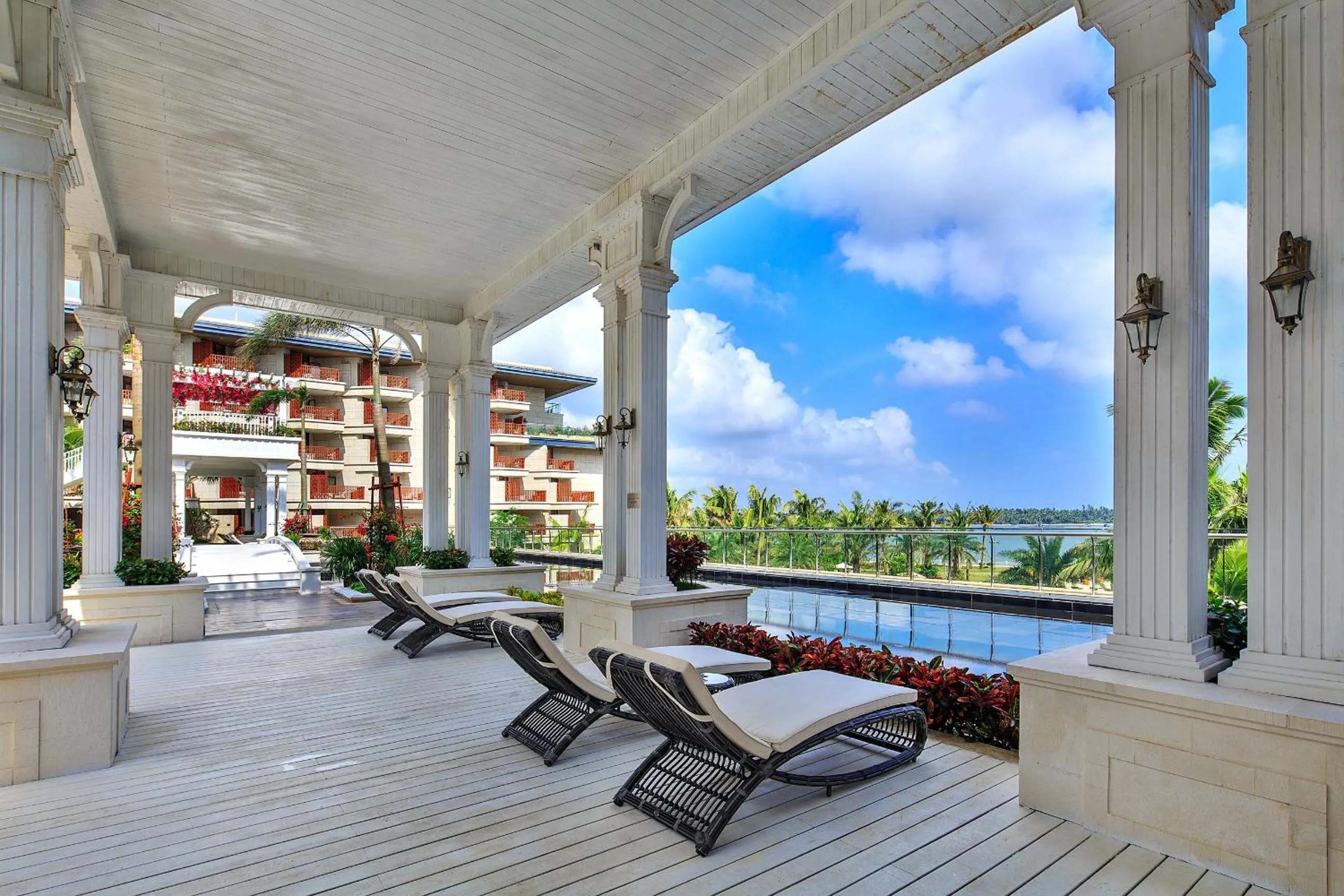 Day in Wyndham Grand Plaza Royale Wenchang