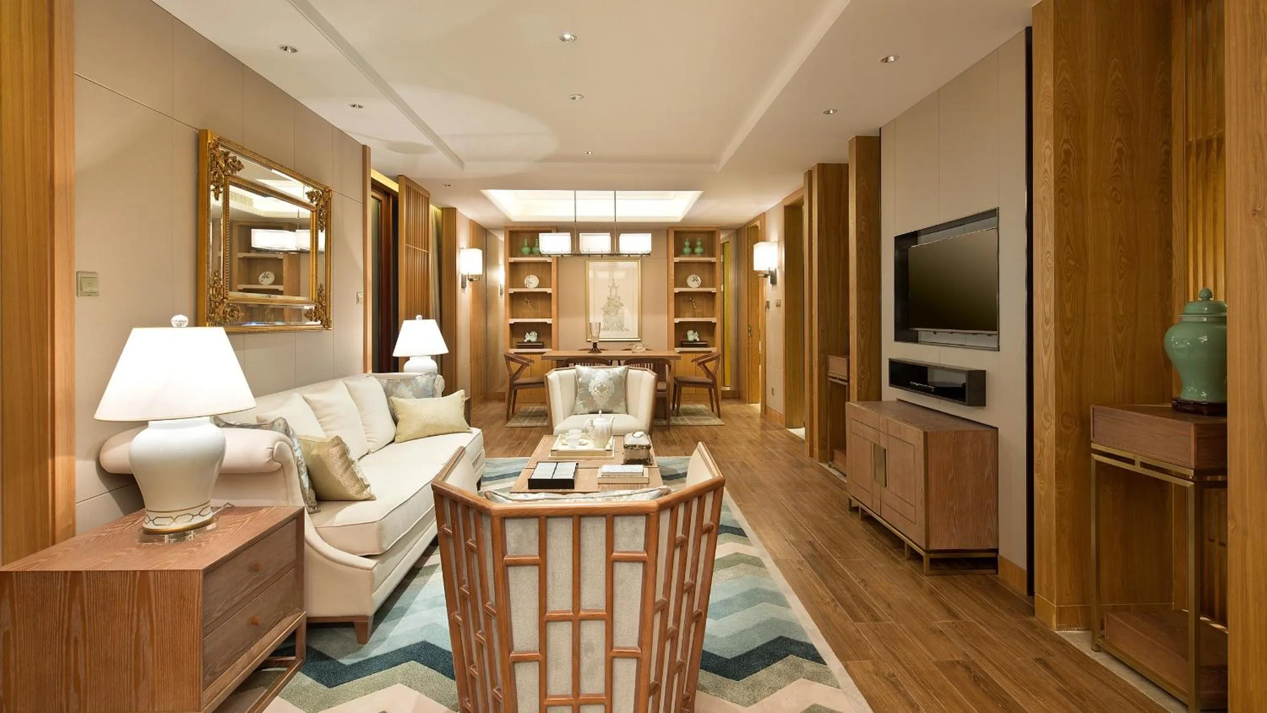 Communal lounge/ TV room in Wyndham Grand Plaza Royale Wenchang