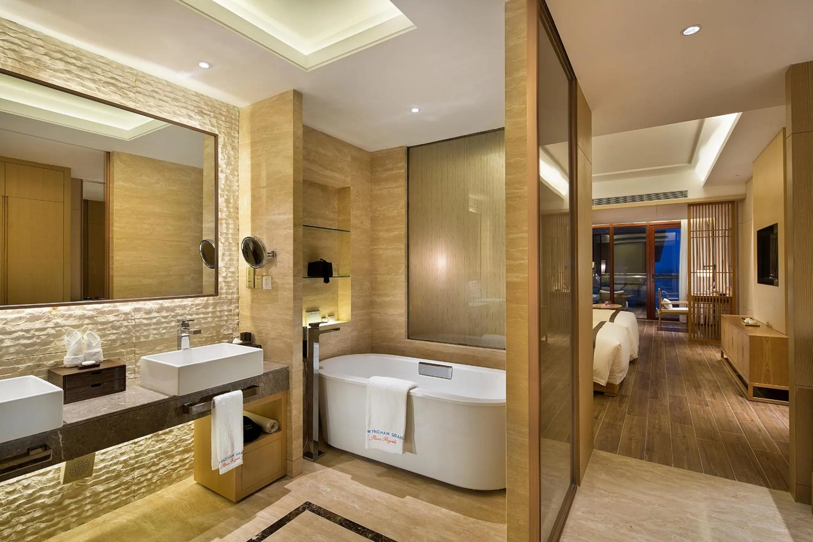 Bed in Wyndham Grand Plaza Royale Wenchang