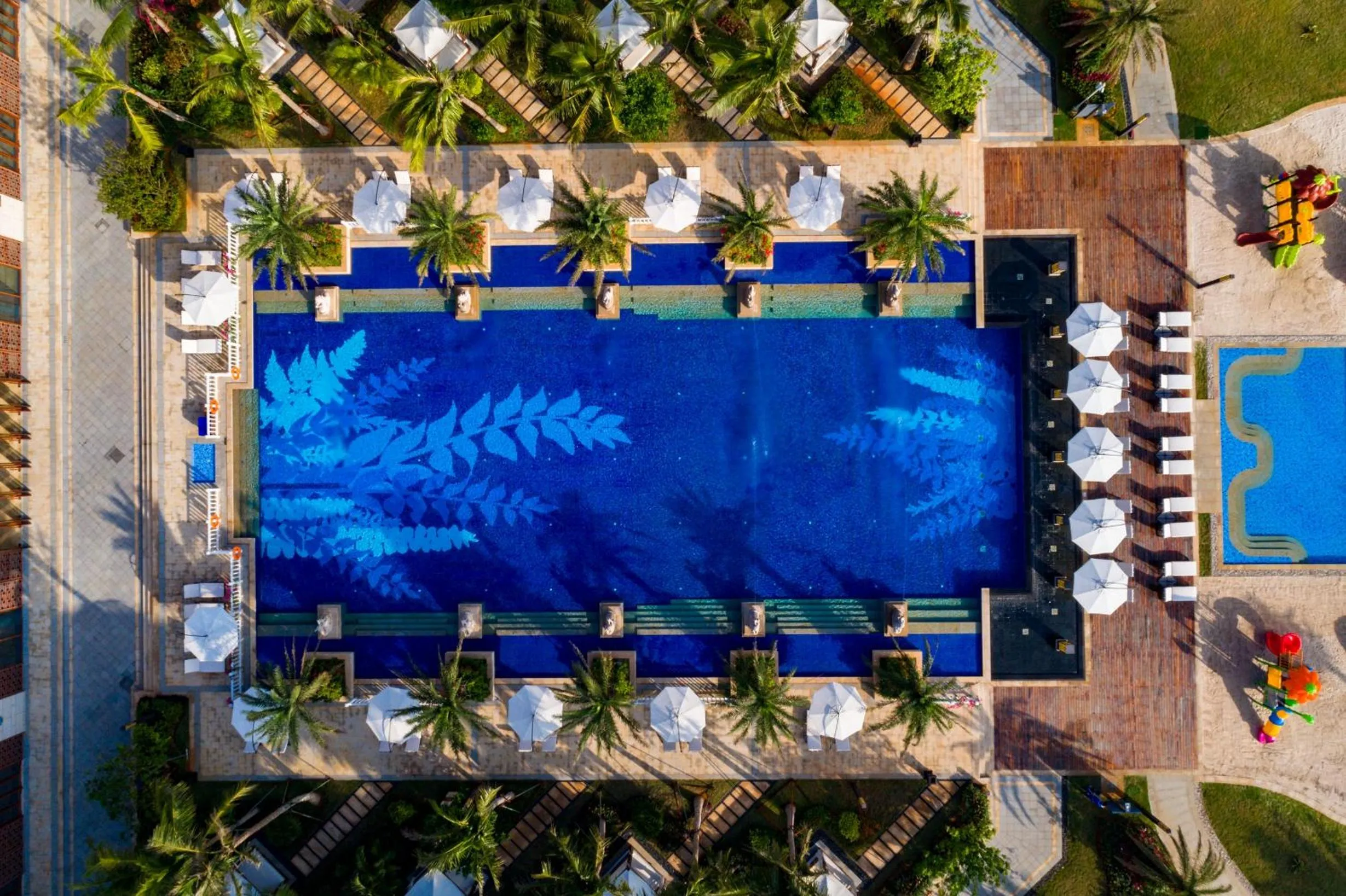 Day in Wyndham Grand Plaza Royale Wenchang