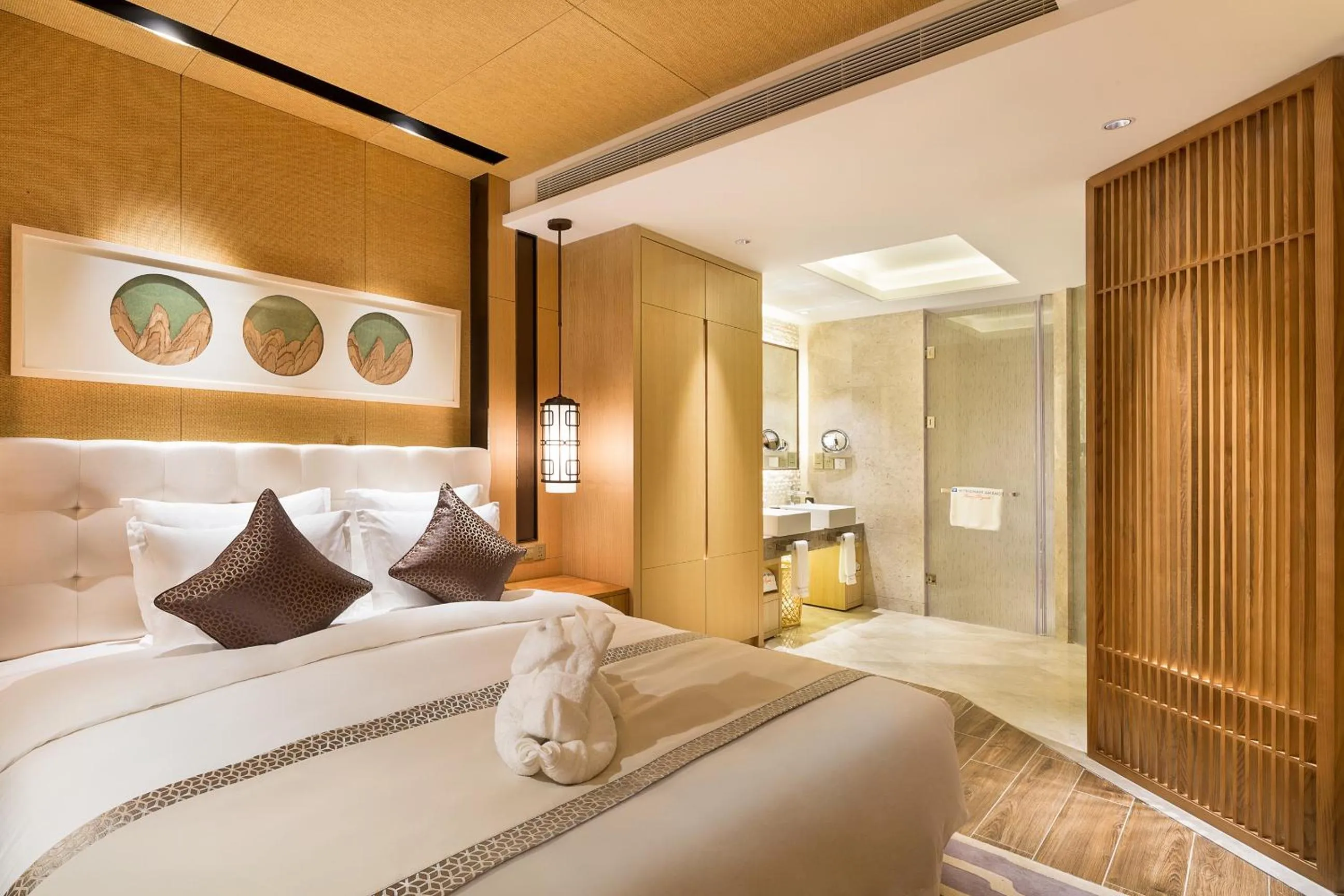 Bed in Wyndham Grand Plaza Royale Wenchang