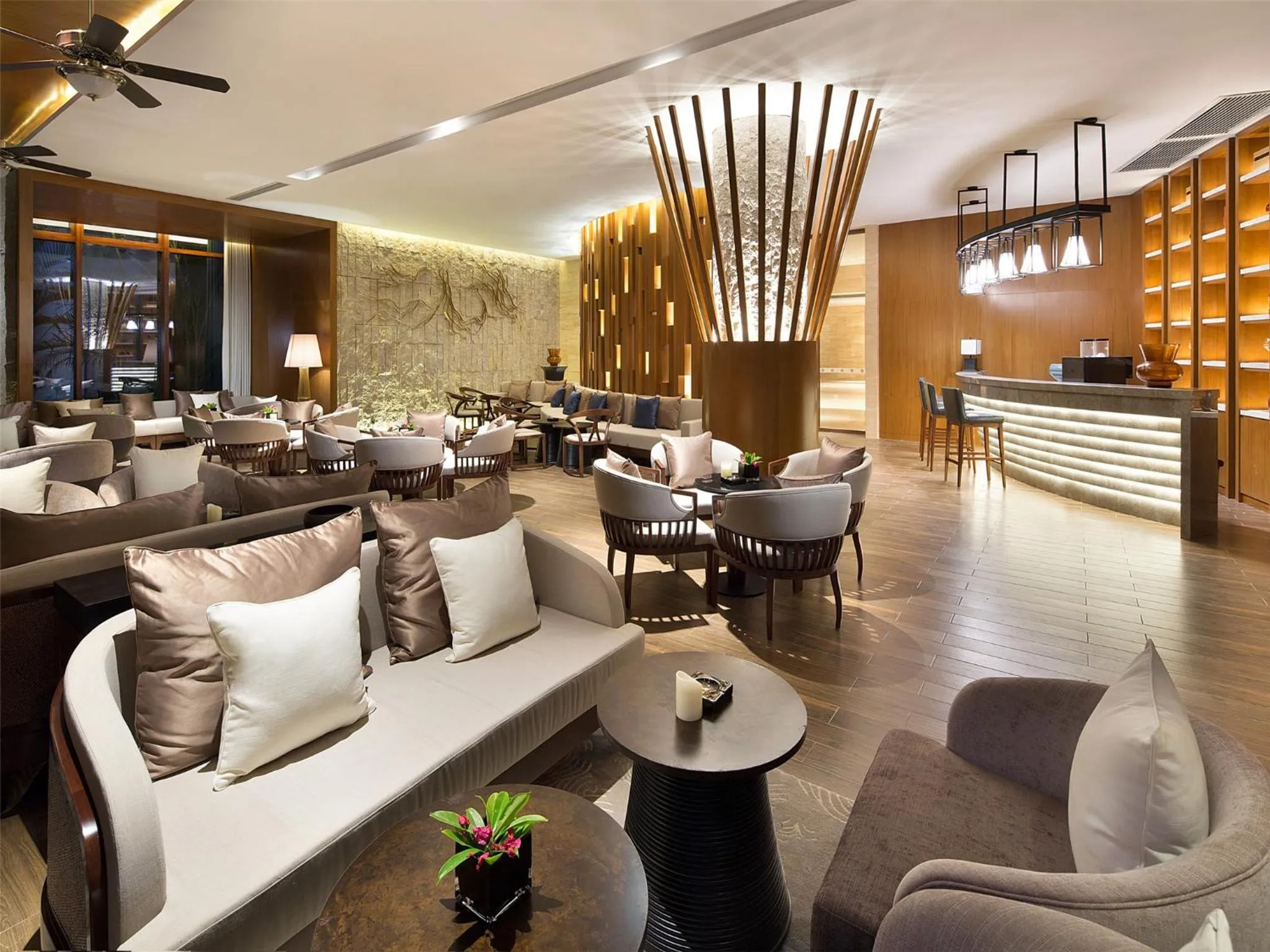 Lounge or bar in Wyndham Grand Plaza Royale Wenchang