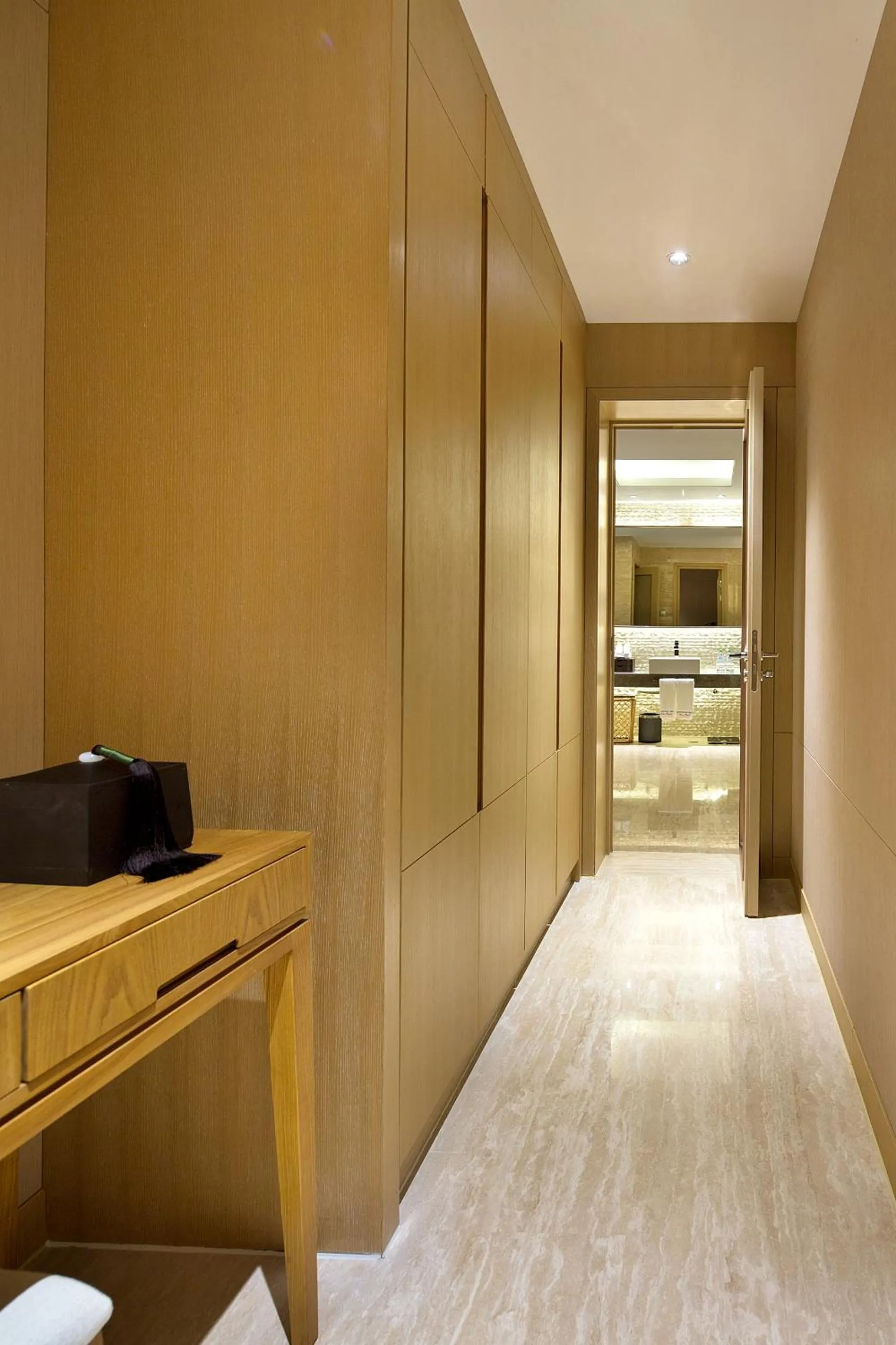 wardrobe in Wyndham Grand Plaza Royale Wenchang