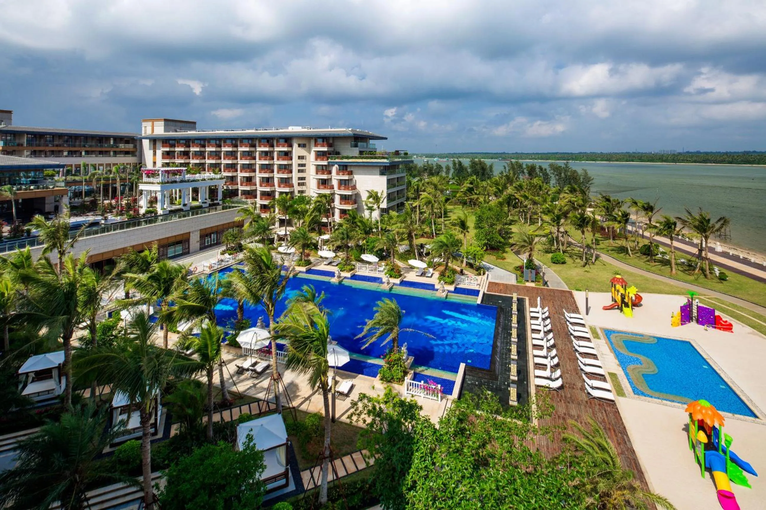 Property building in Wyndham Grand Plaza Royale Wenchang