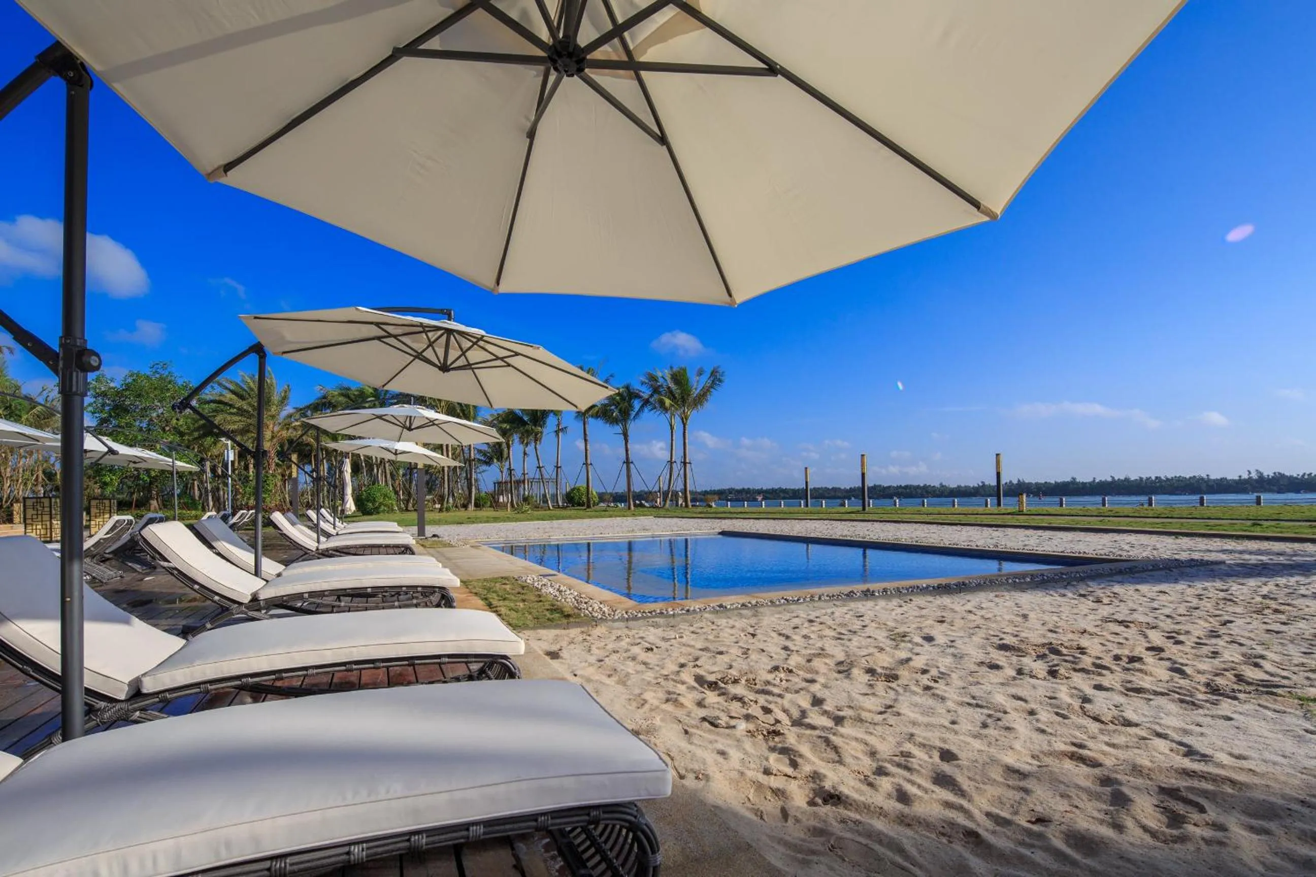 Day in Wyndham Grand Plaza Royale Wenchang