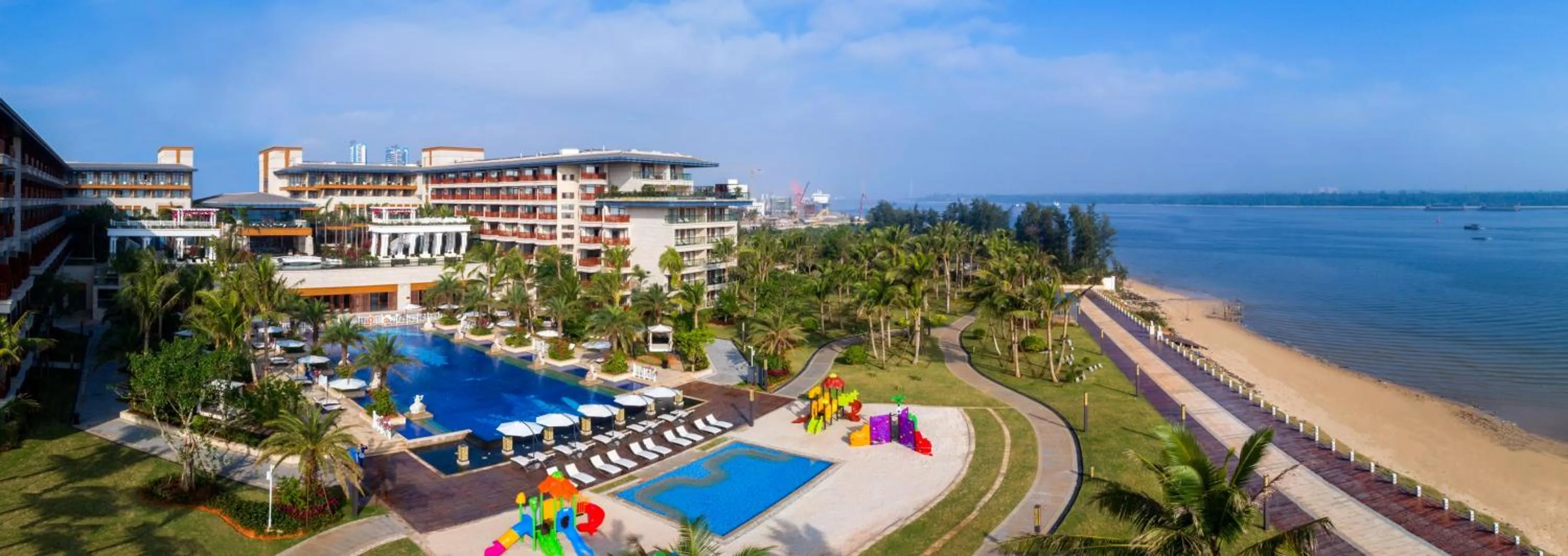 Property building in Wyndham Grand Plaza Royale Wenchang