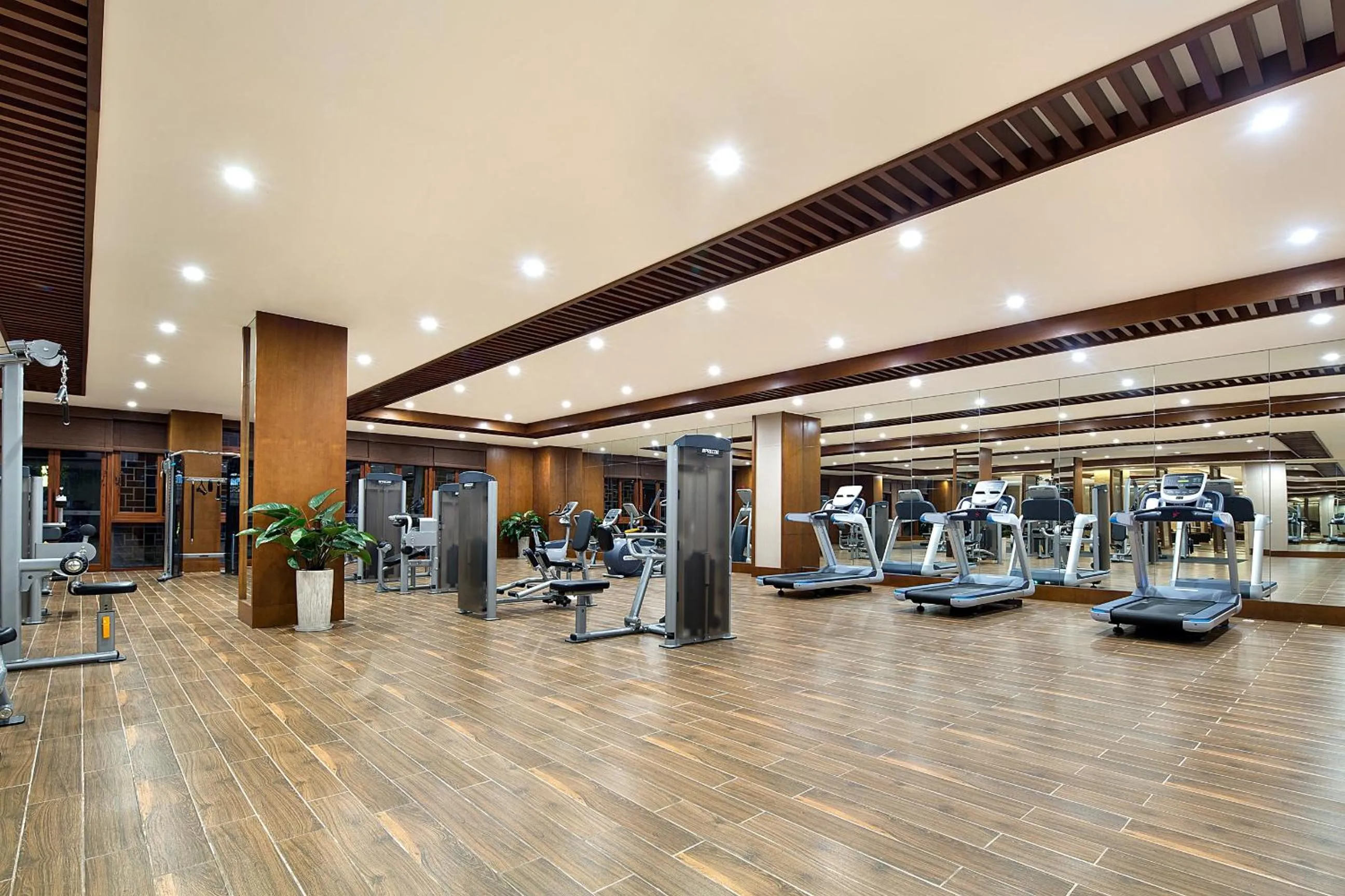 Fitness centre/facilities in Wyndham Grand Plaza Royale Wenchang