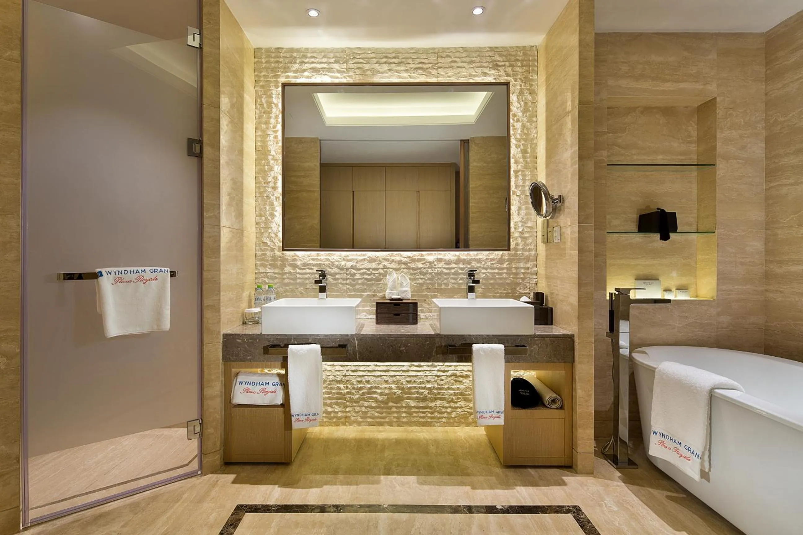 Shower in Wyndham Grand Plaza Royale Wenchang