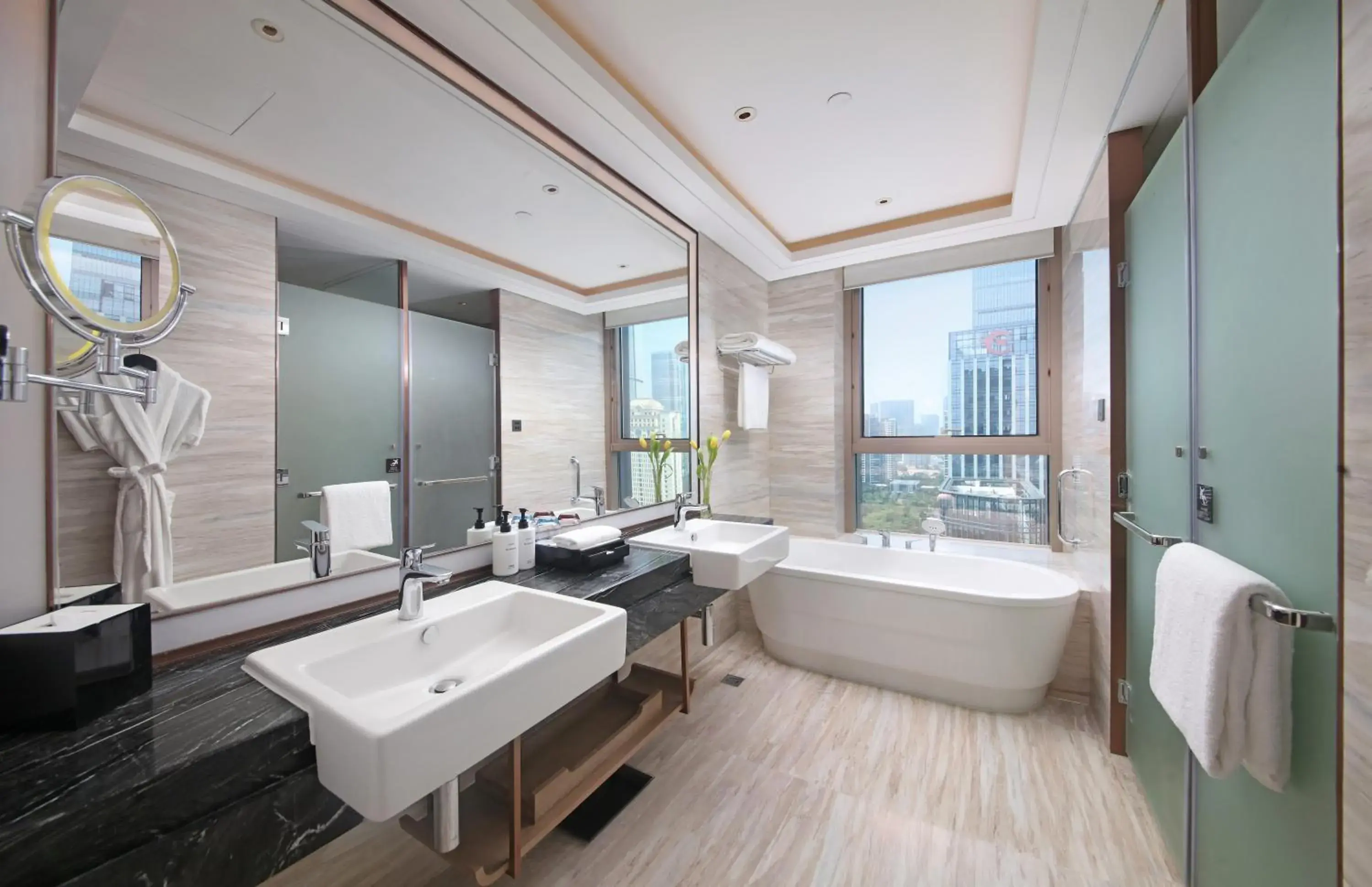 Classic King Room in InterContinental Xiamen by IHG Classic King Room in InterContinental Xiamen by IHG