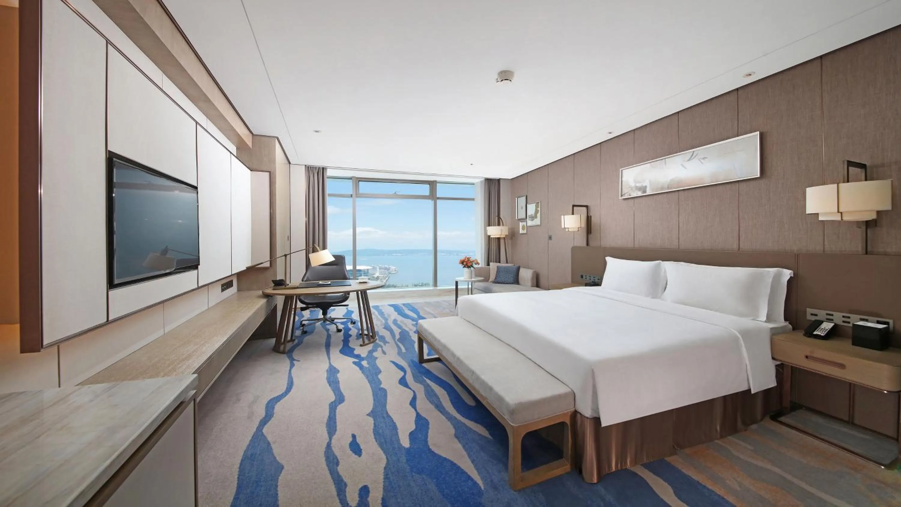 Photo of the whole room, Bed in InterContinental Xiamen by IHG