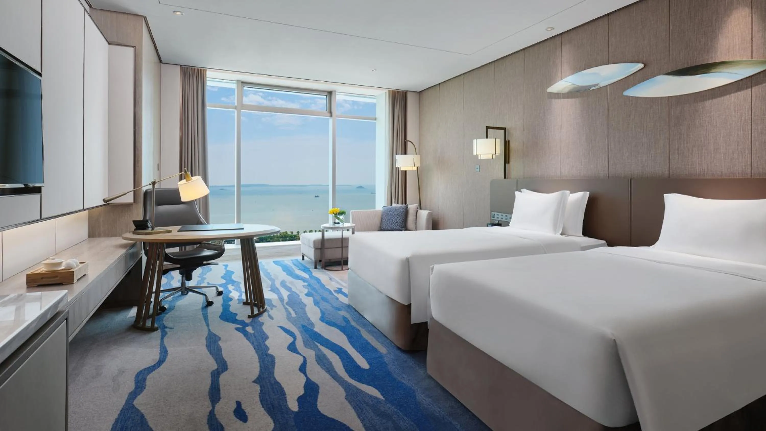 Photo of the whole room, Bed in InterContinental Xiamen by IHG