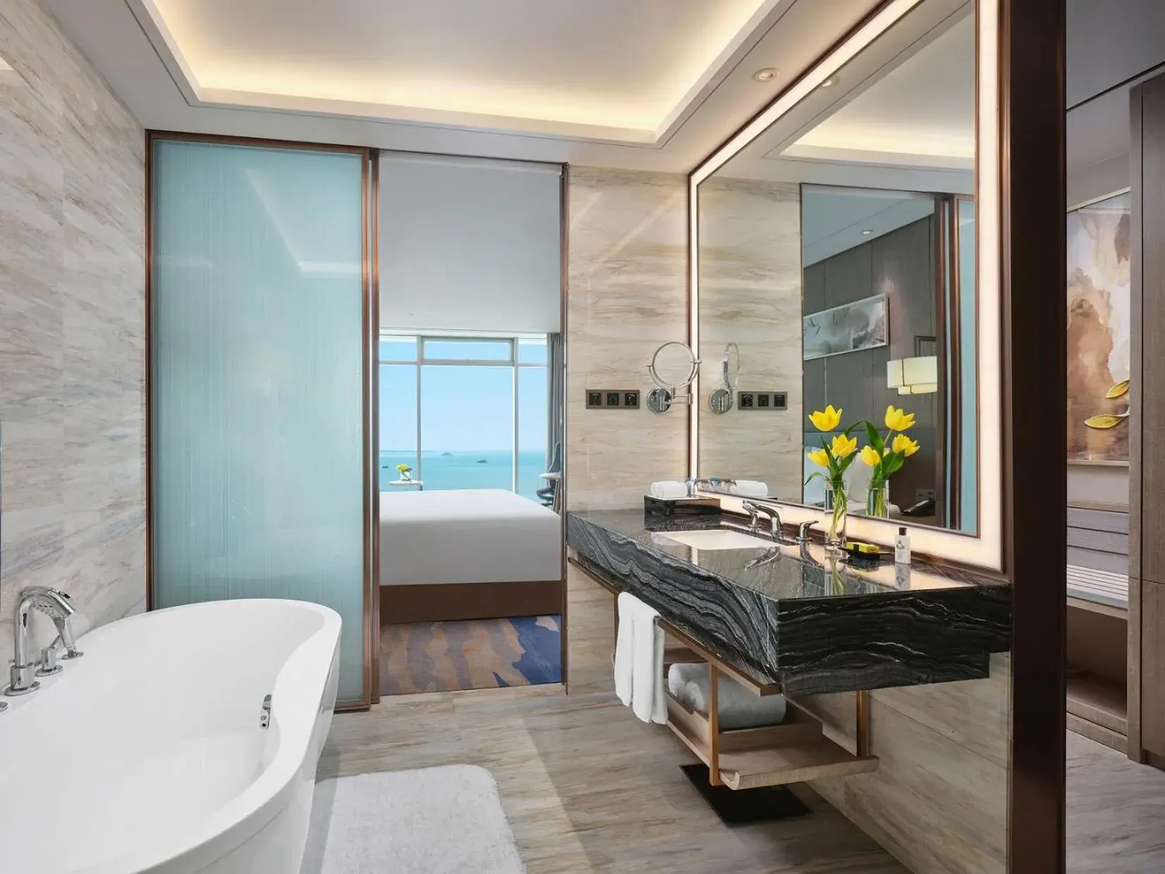 Classic Sea View High Floor Double Bed in InterContinental Xiamen by IHG Classic Sea View High Floor Double Bed in InterContinental Xiamen by IHG