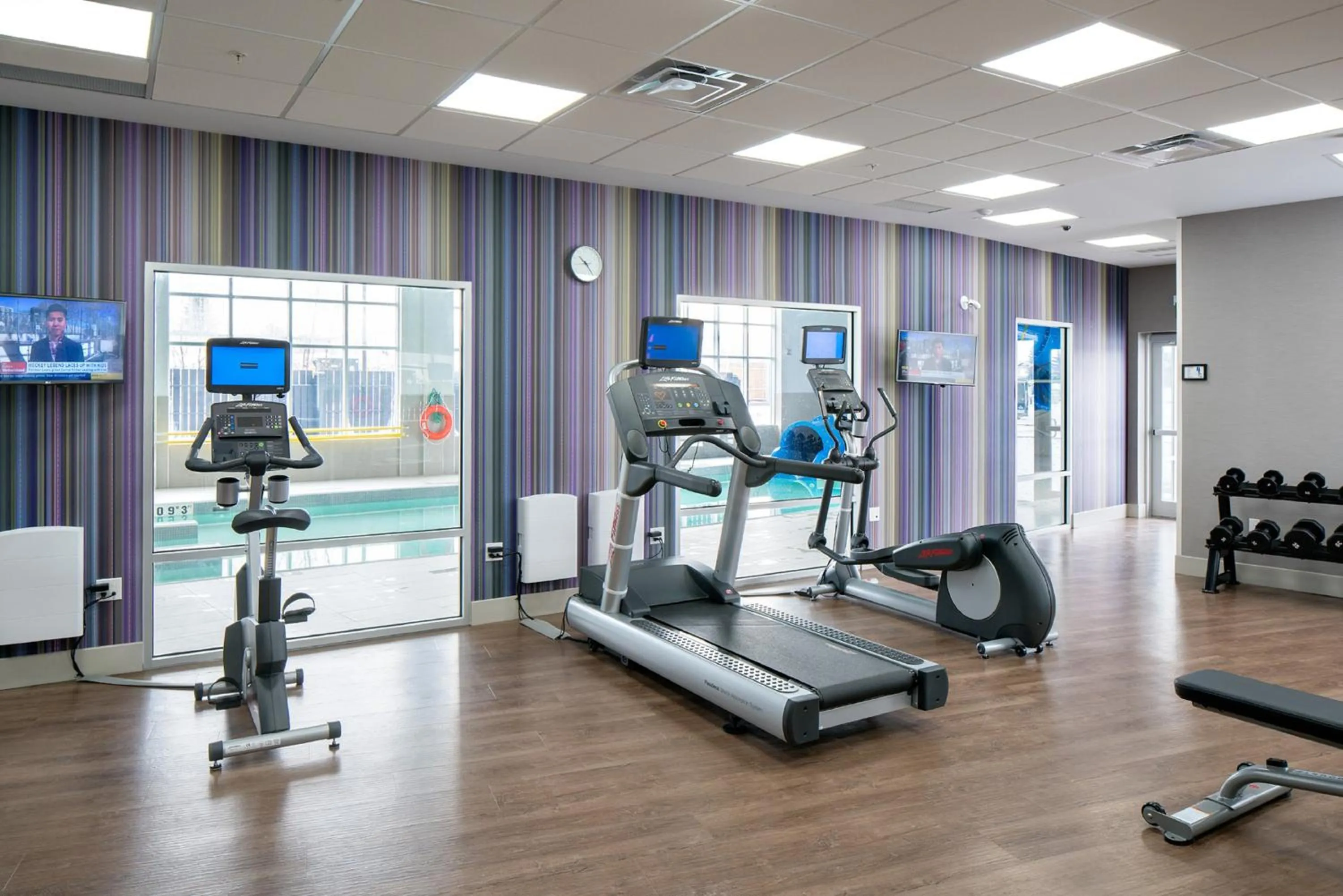 Fitness centre/facilities in Holiday Inn Express - Red Deer North by IHG