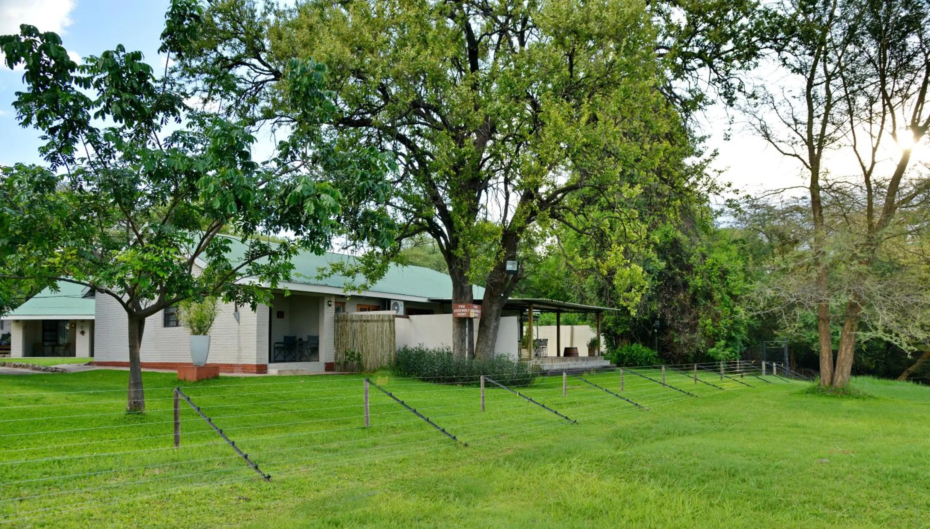 Facade/entrance in River View Lodge