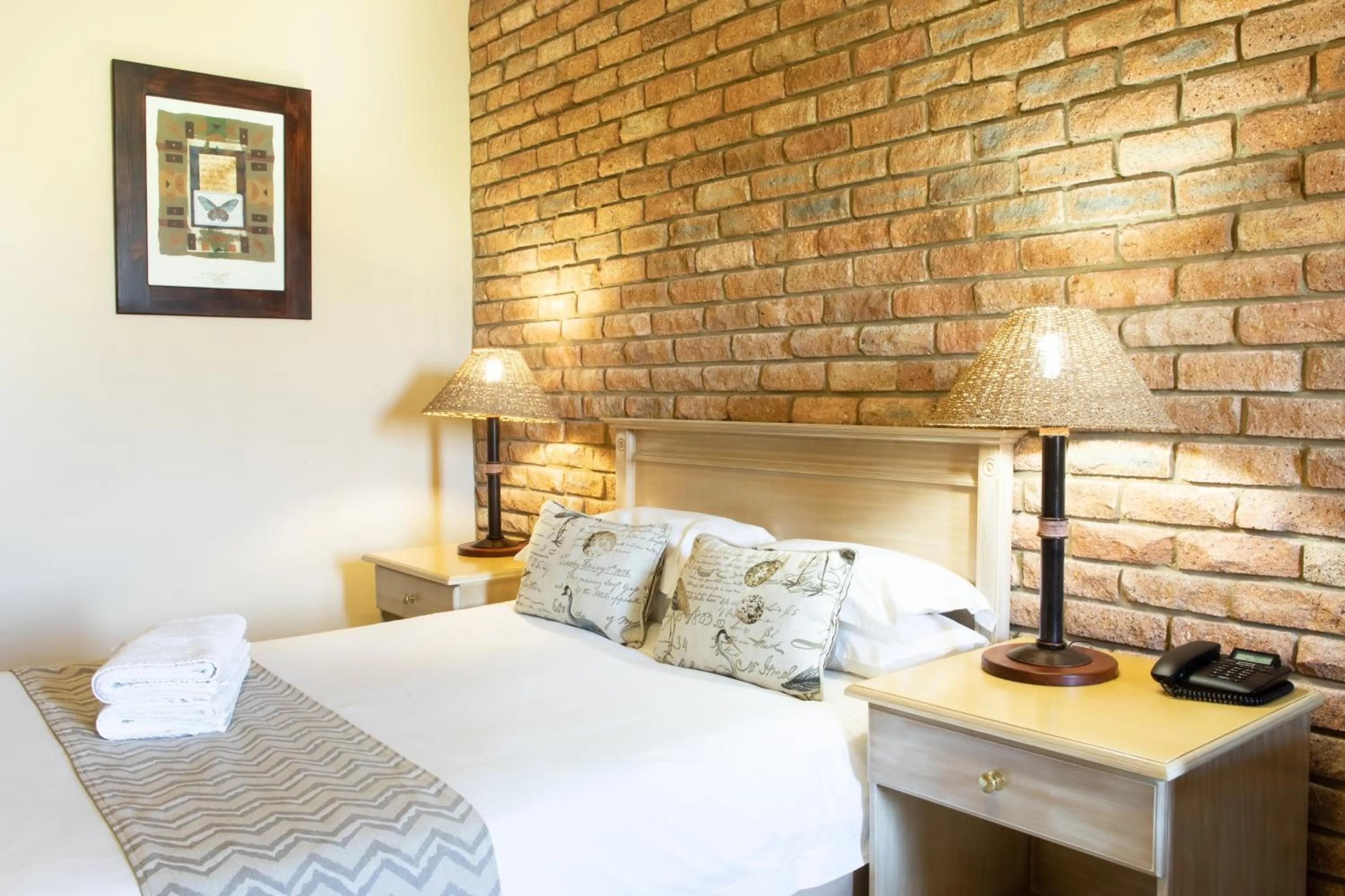 Bedroom, Bed in Willows Garden Hotel Potchefstroom