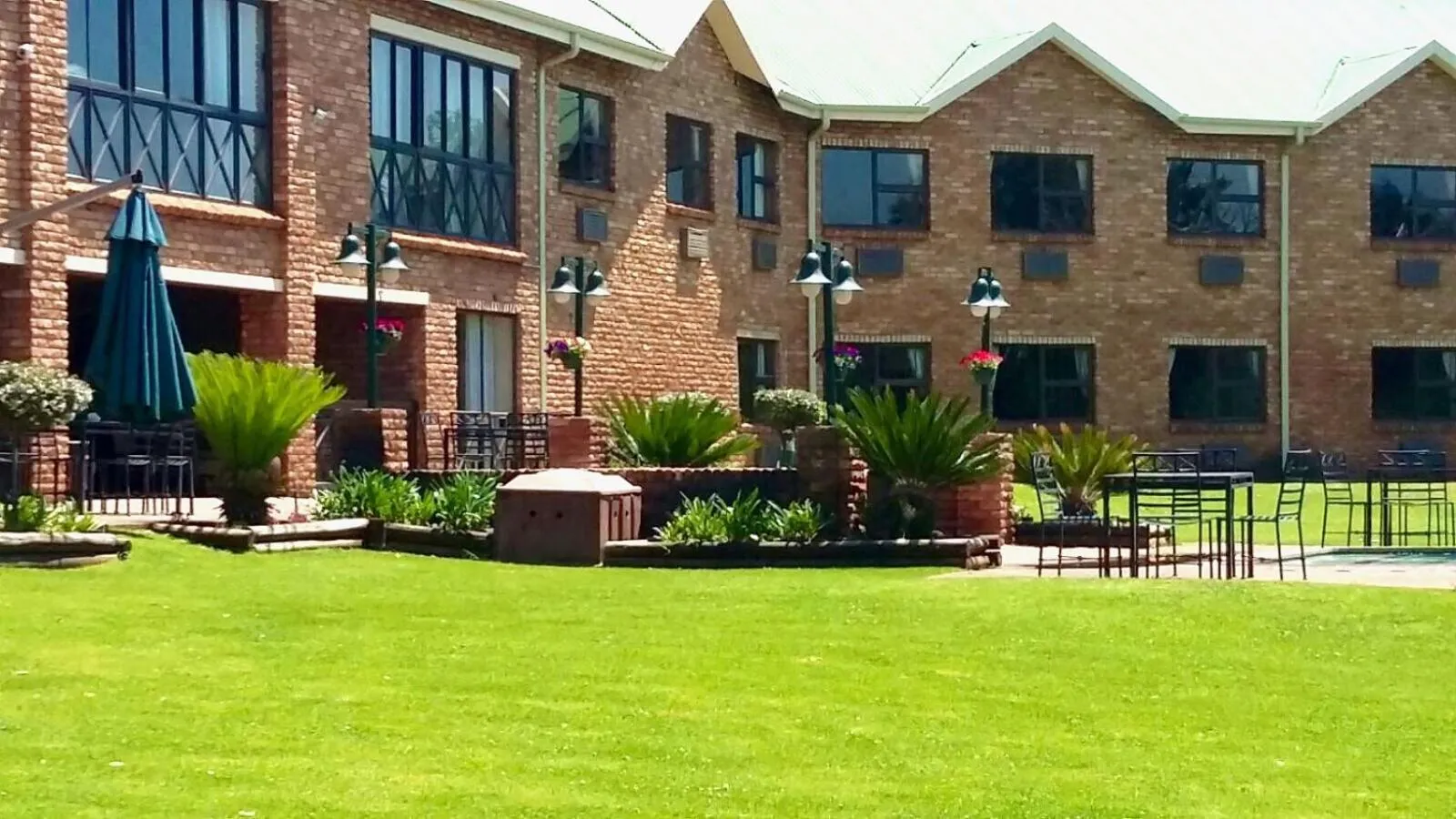 Facade/entrance in Willows Garden Hotel Potchefstroom