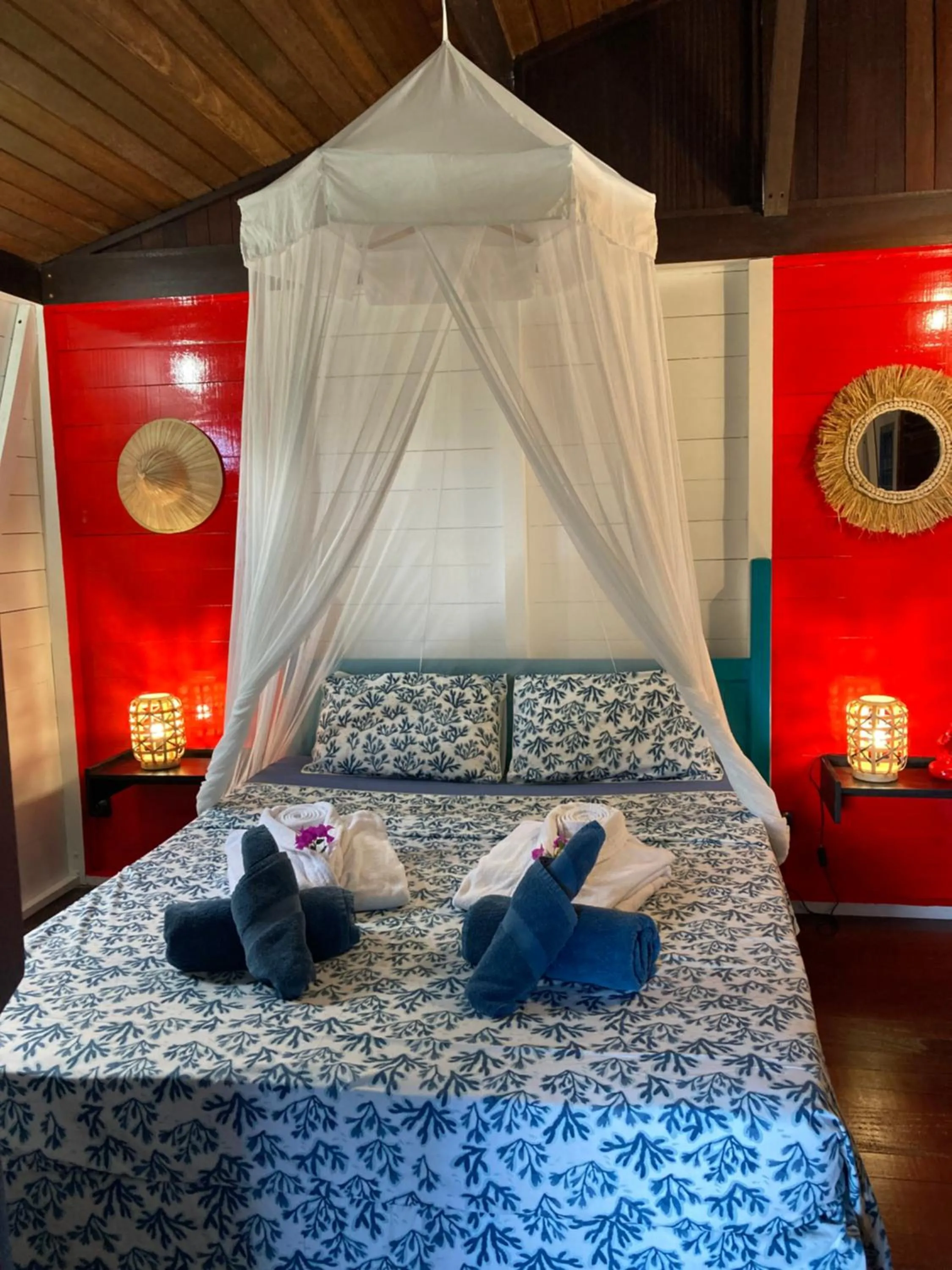 Photo of the whole room, Bed in Piton Bungalows Ecolodges