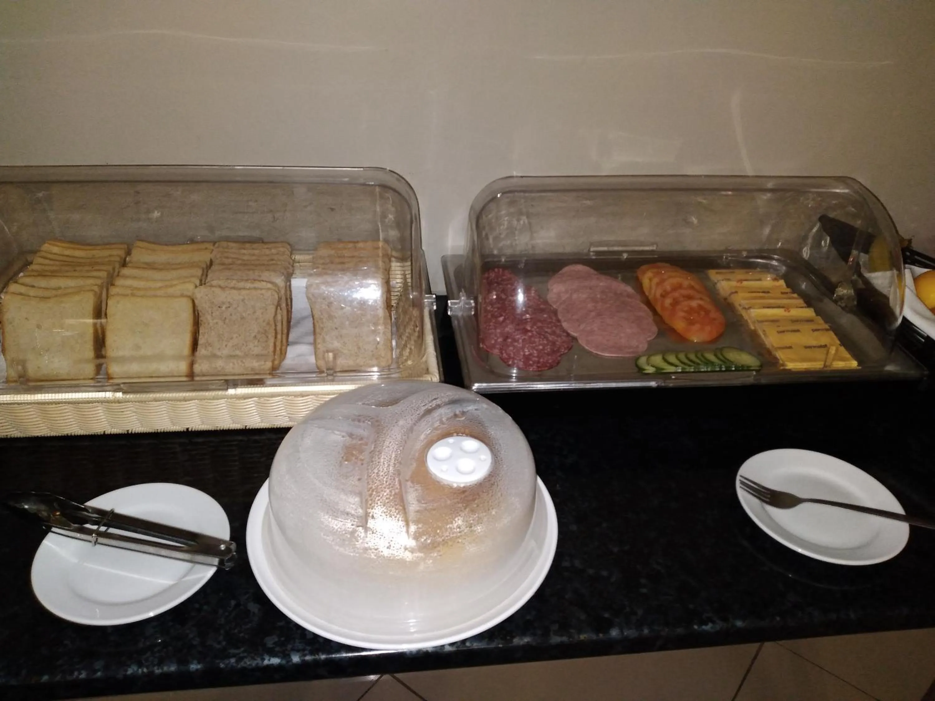 Breakfast in City Lodge Etosha