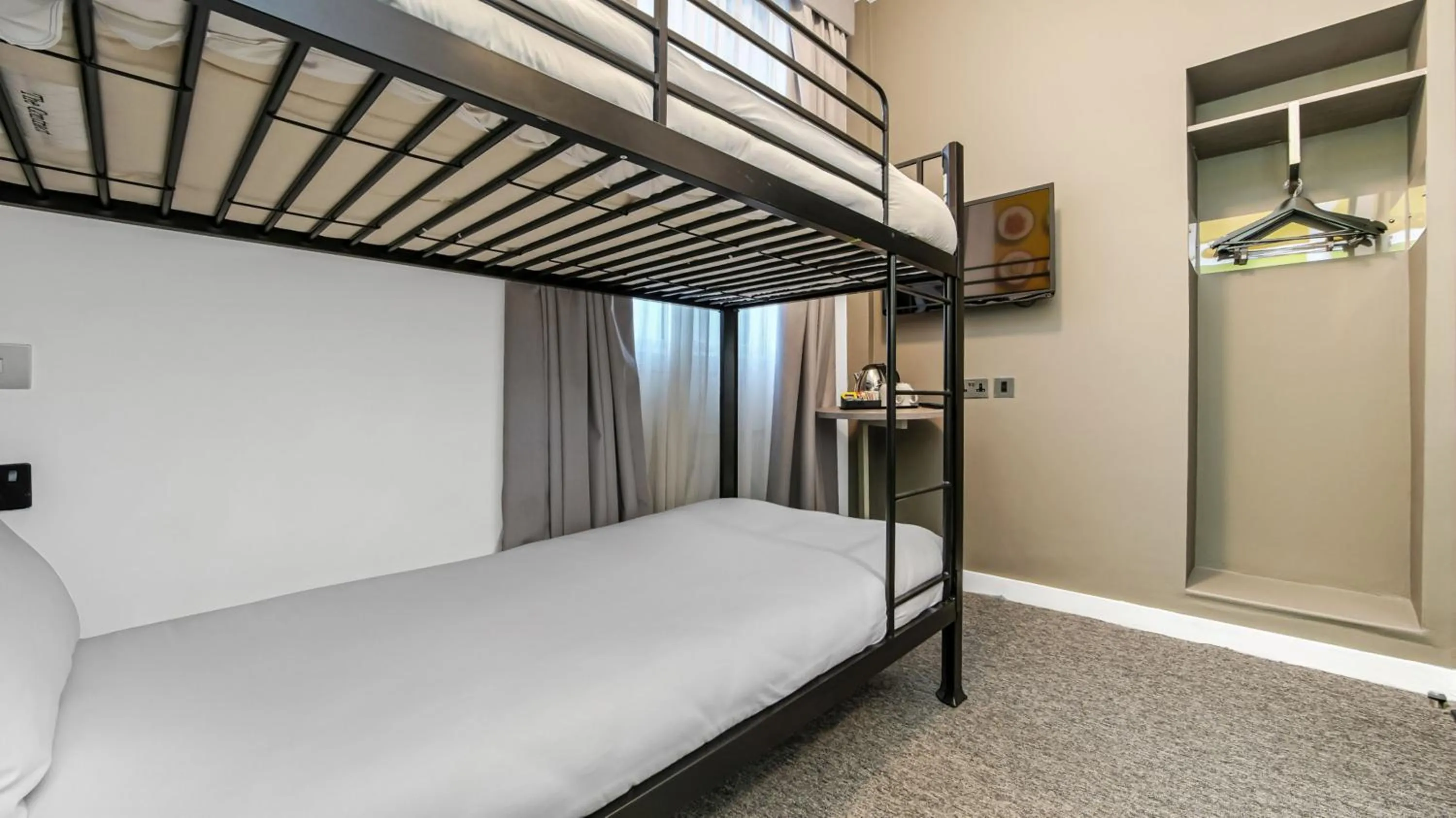 Bedroom, Bed in Heeton Concept Hotel - Kensington London