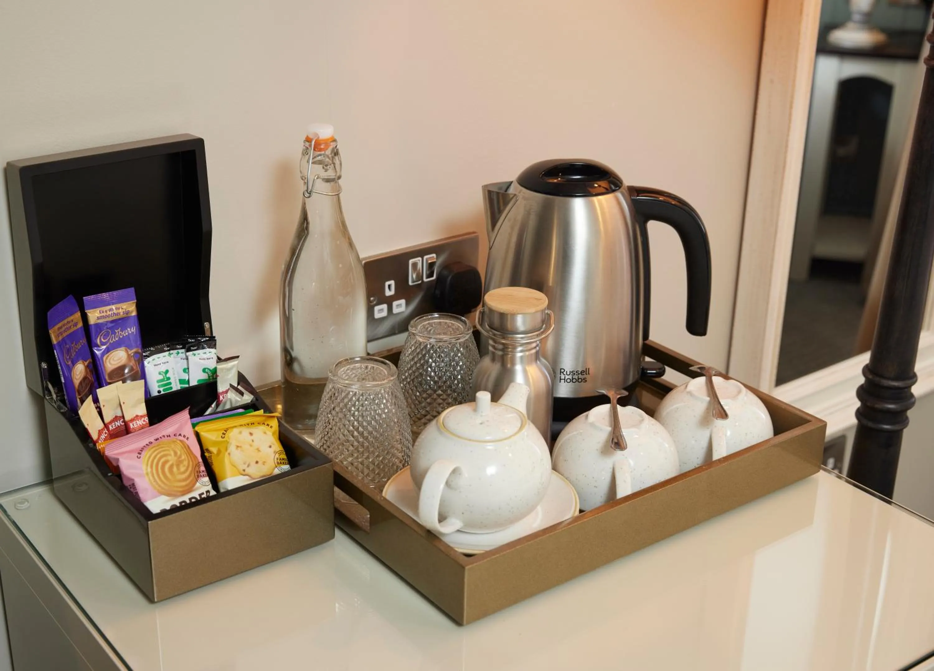 Feathers by Chef & Brewer Collection