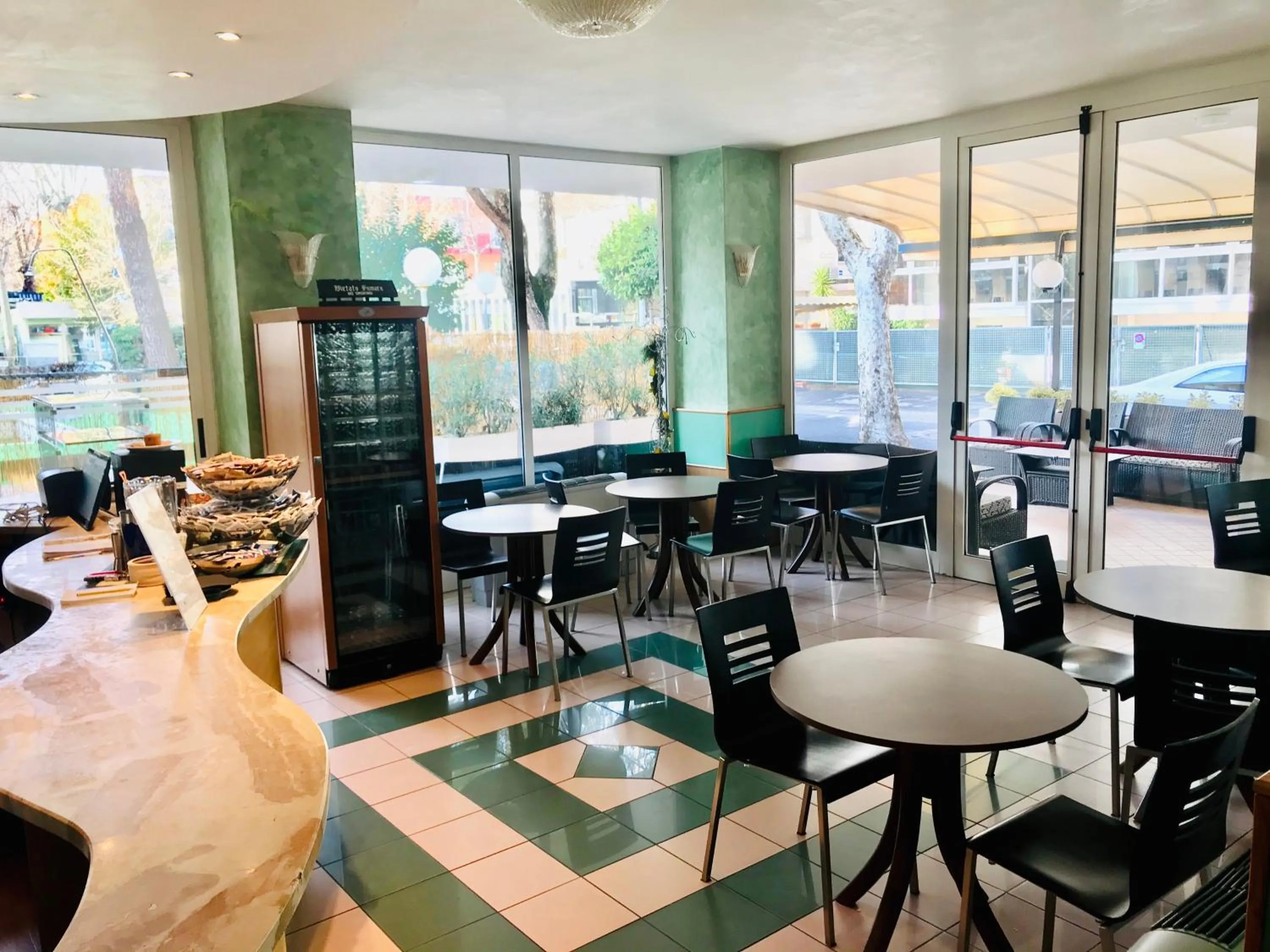 Restaurant/places to eat in Hotel Aiglon