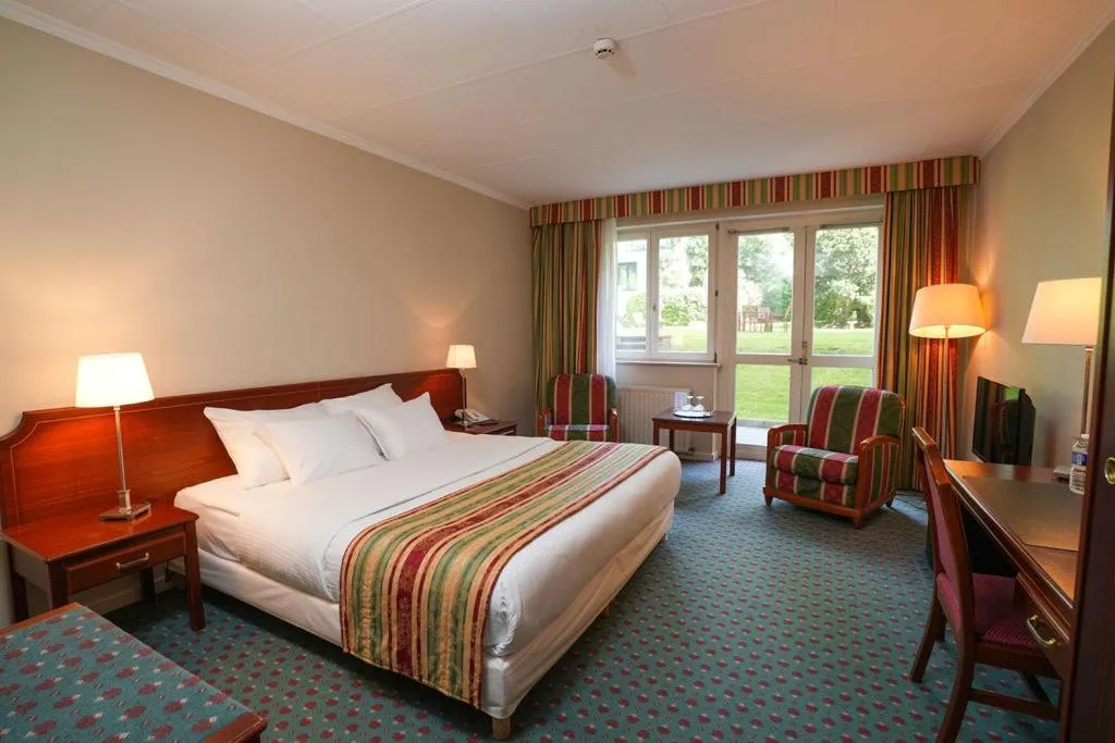 Photo of the whole room, Bed in Park Hotel Brussels