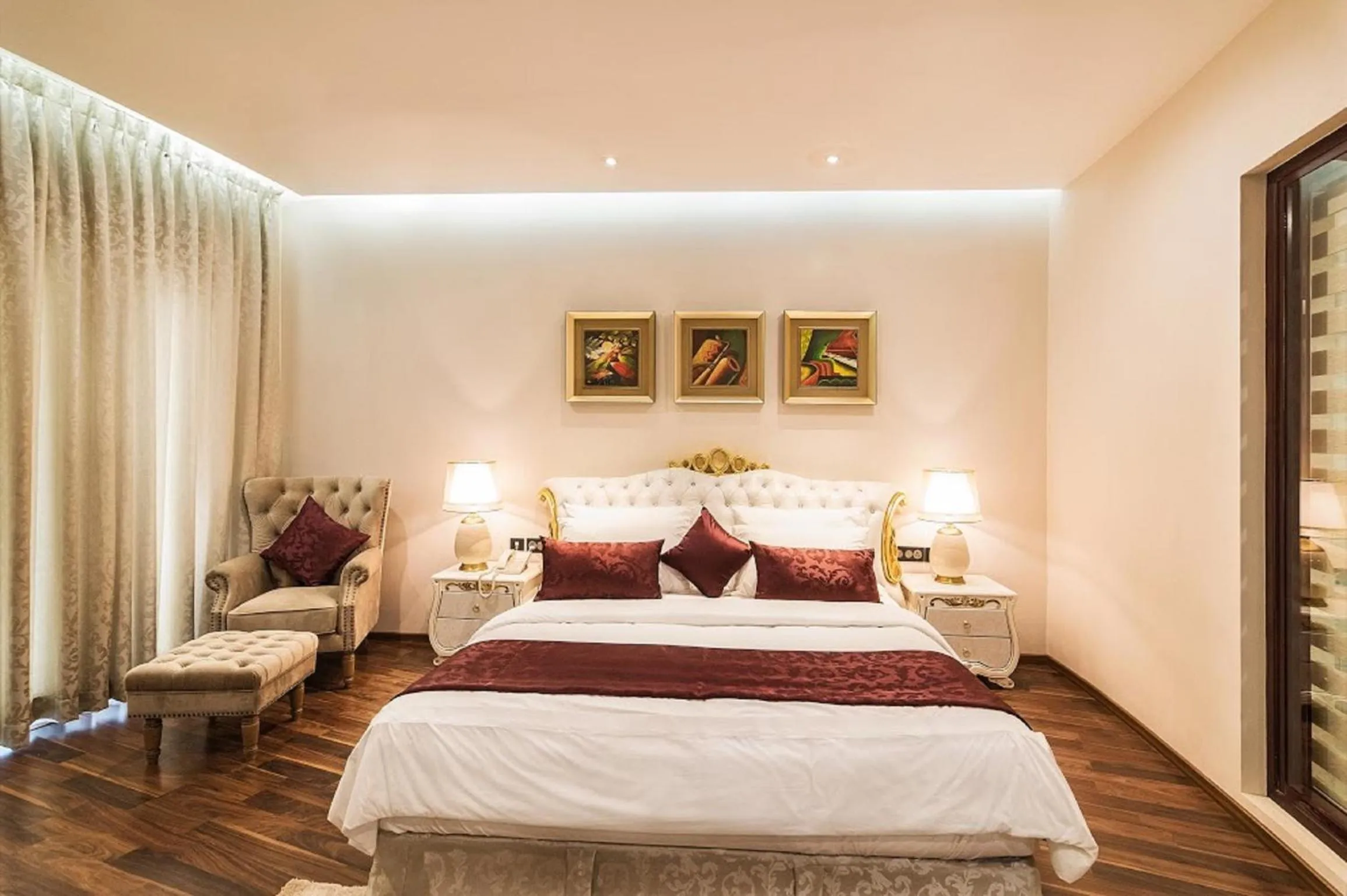 Bedroom, Bed in Park Regis Goa