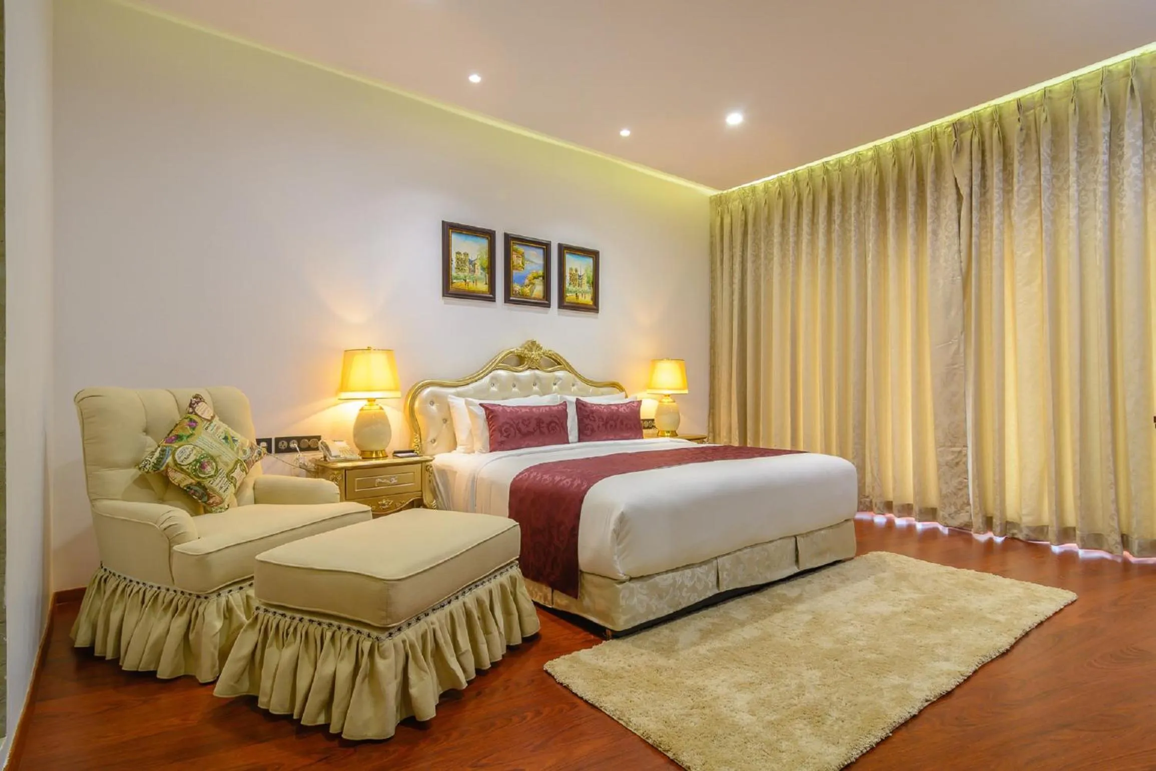 Bedroom, Bed in Park Regis Goa
