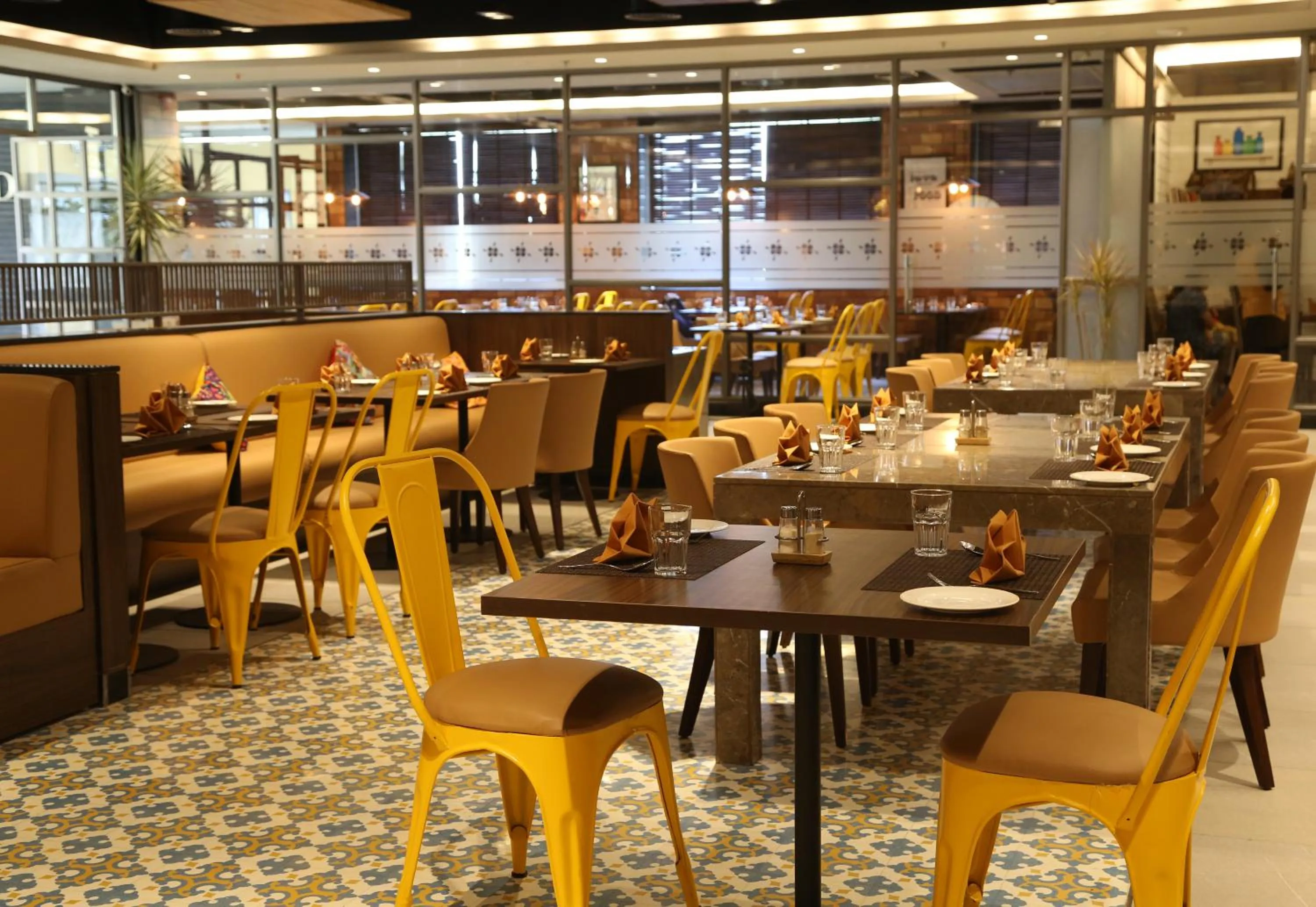 Restaurant/places to eat in Midtown Grand