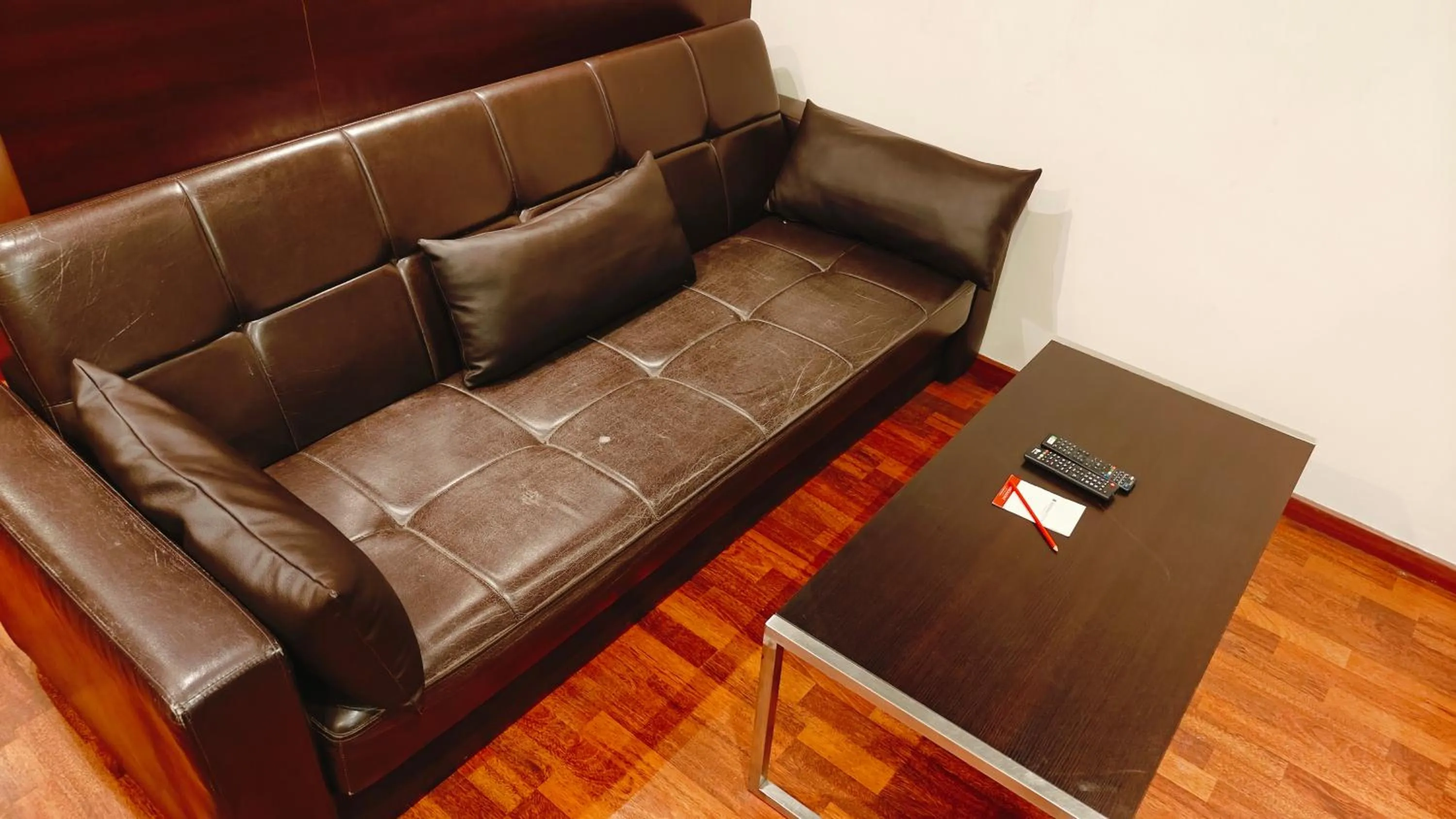 Living room in Khanna Fiesta - A Bergamont Hotel, Vellore