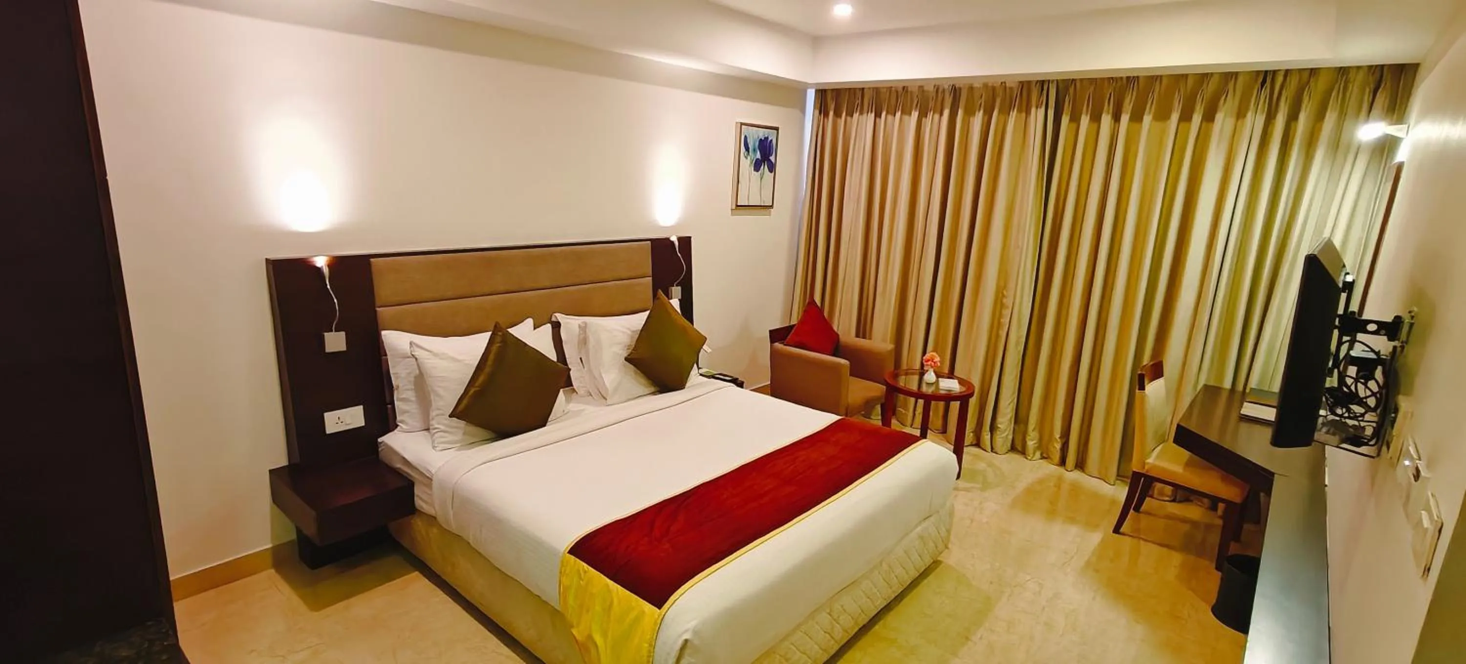 Bed in Khanna Fiesta - A Bergamont Hotel, Vellore