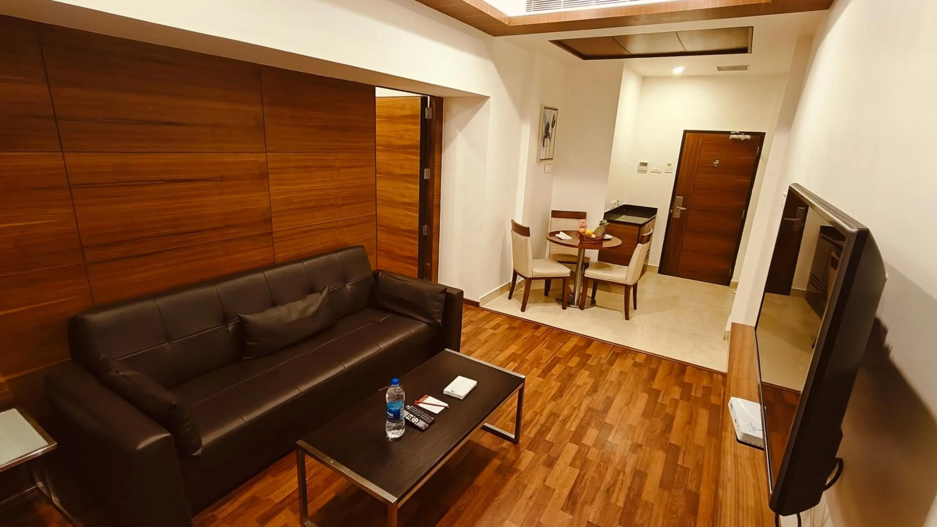 TV and multimedia in Khanna Fiesta - A Bergamont Hotel, Vellore