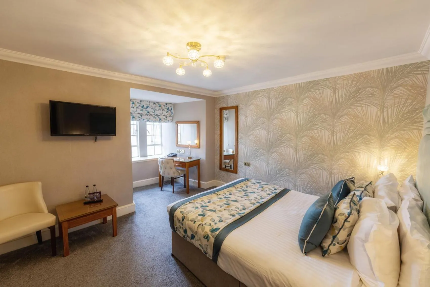 Bedroom, Bed in Hazlewood Castle & Spa