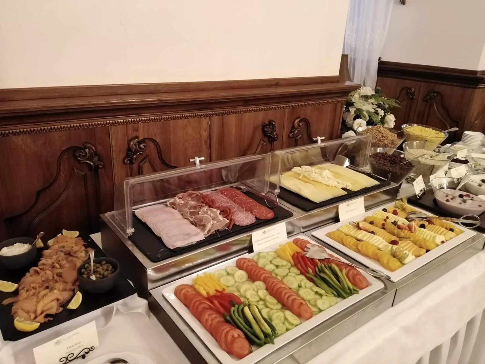 Breakfast in Galicia Nueva, castle hotel