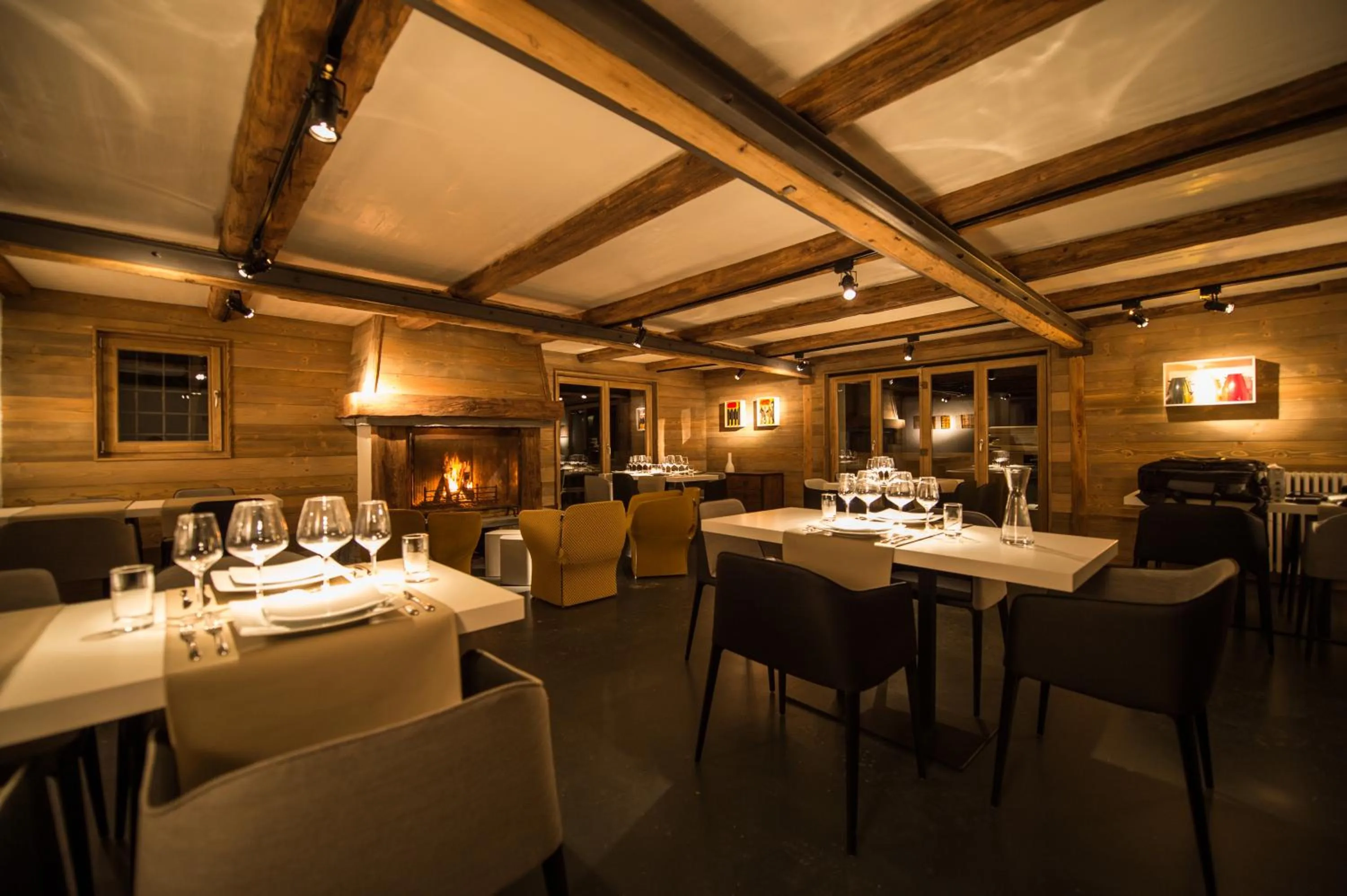 Restaurant/places to eat in Les Mazots de la Source & Spa