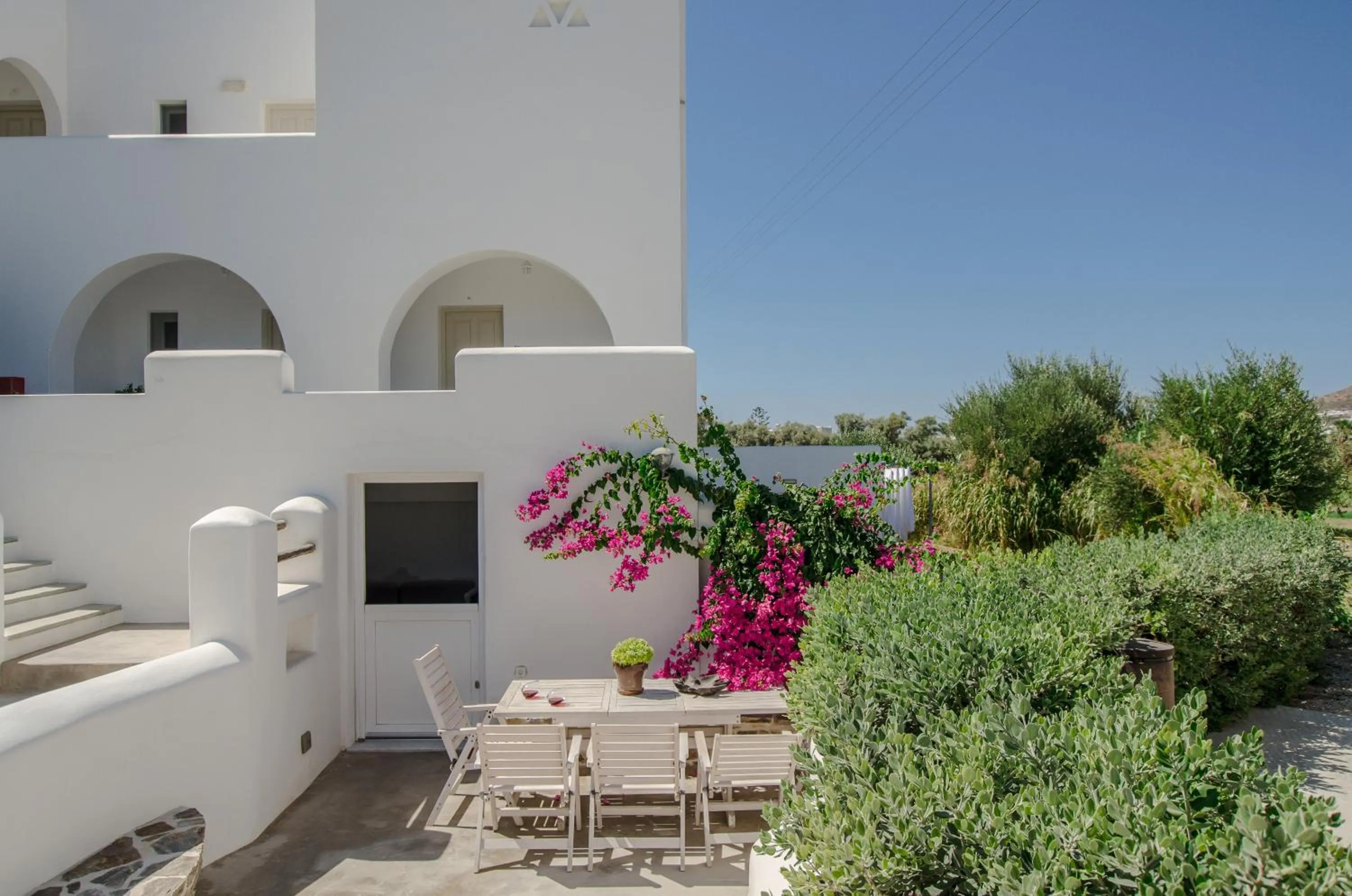 Area and facilities in Ktima Lino