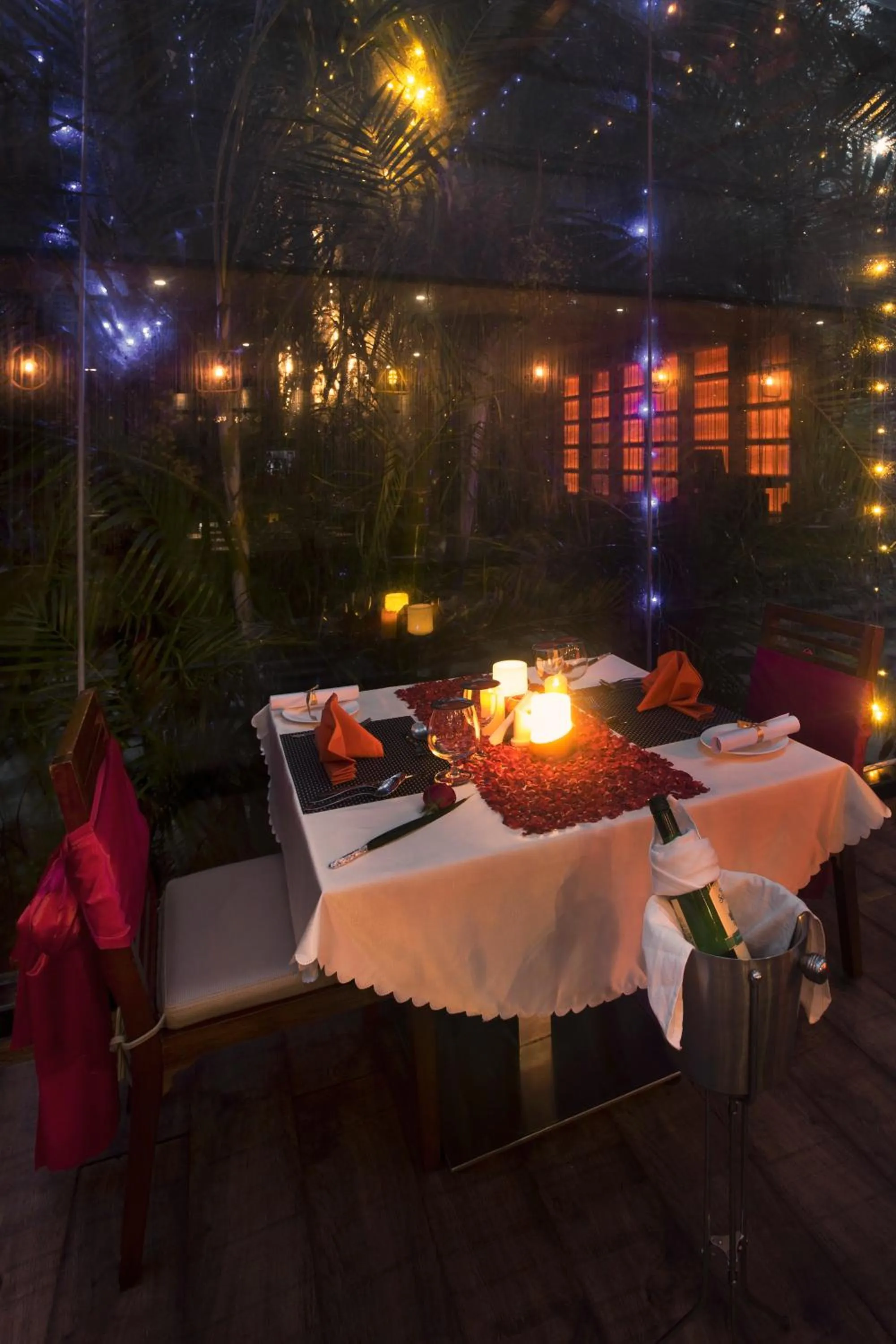 Restaurant/places to eat in Sea Shell Coral Cove