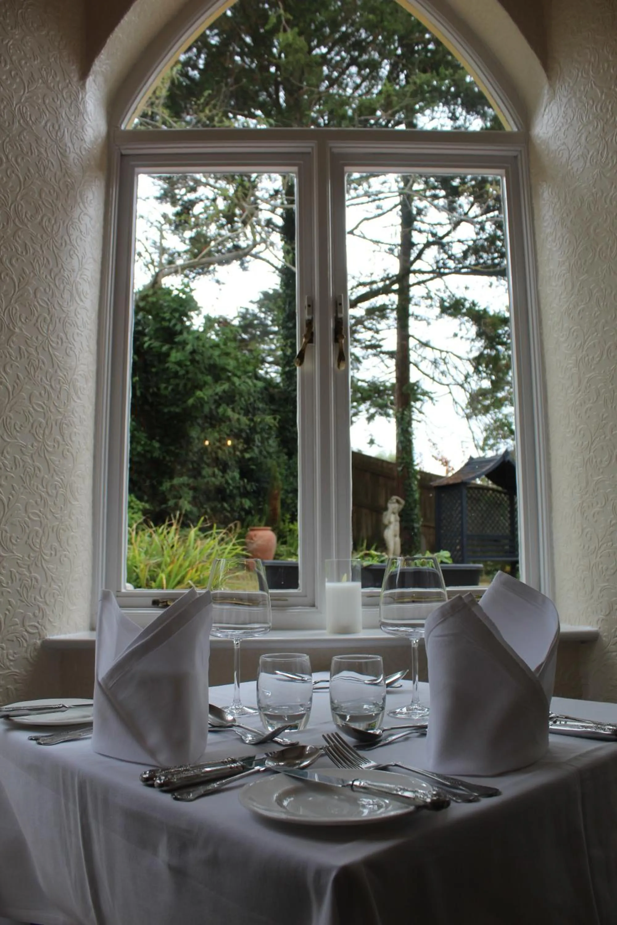 Restaurant/places to eat in The Mount Pleasant Hotel