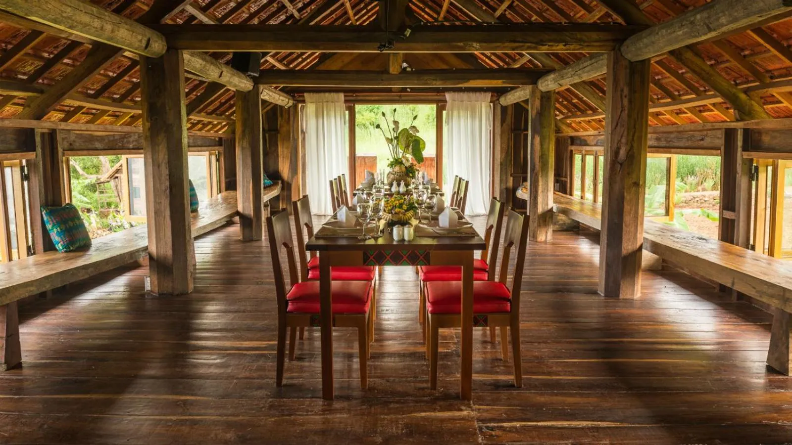 Restaurant/places to eat in Lak Tented Camp