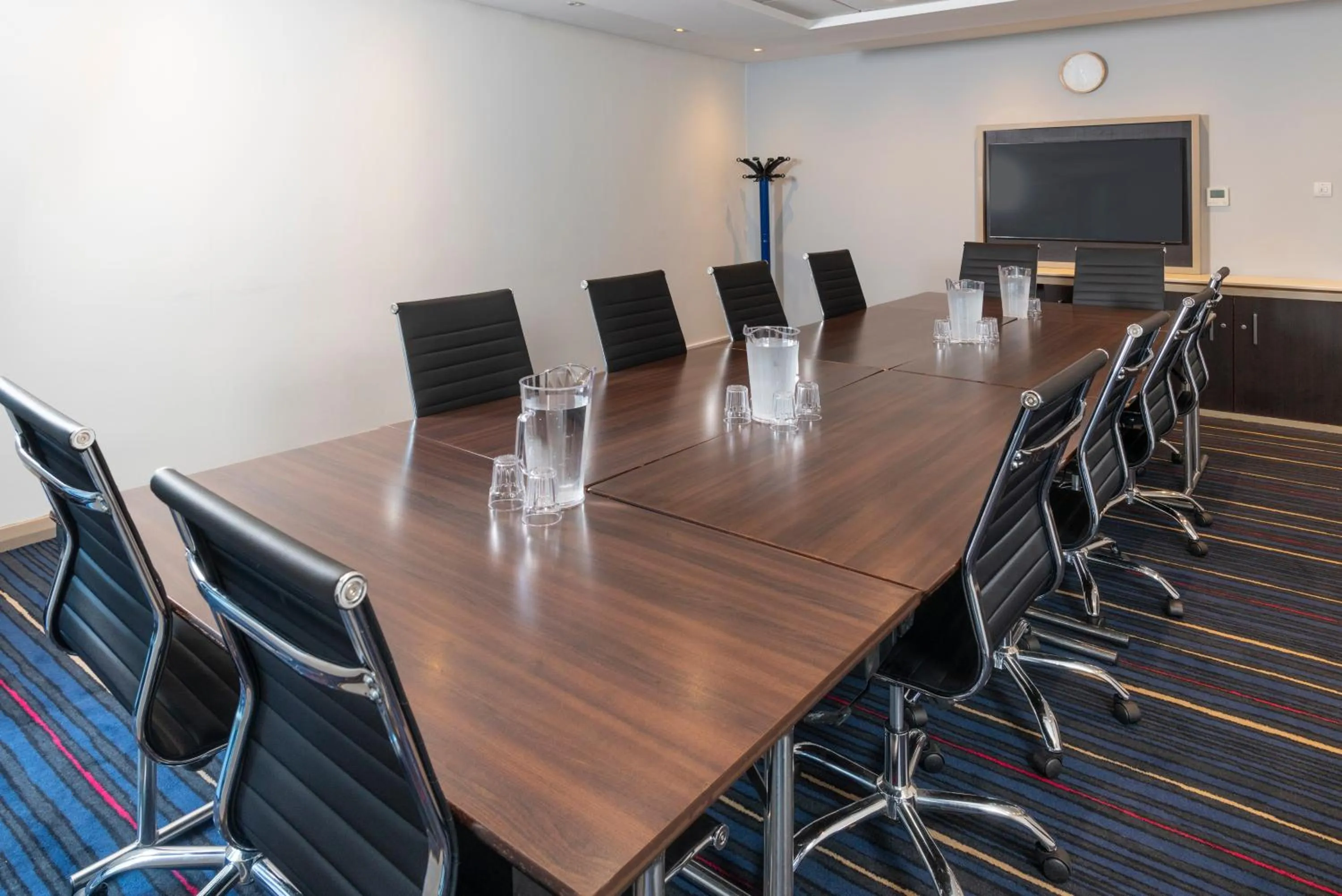 Meeting/conference room in Holiday Inn Express London - Wandsworth by IHG