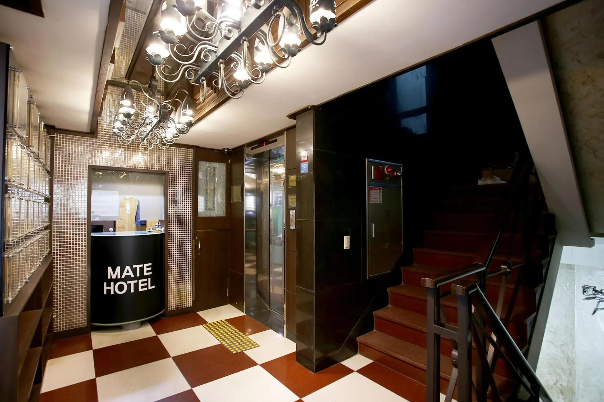 TV/Entertainment Center in Mate Hotel