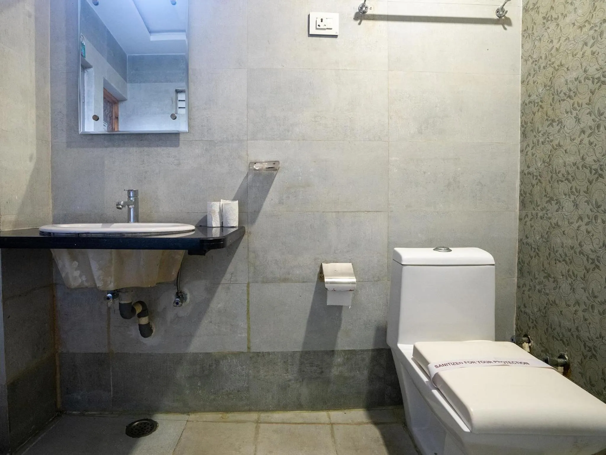 Bathroom in Moustache Agra