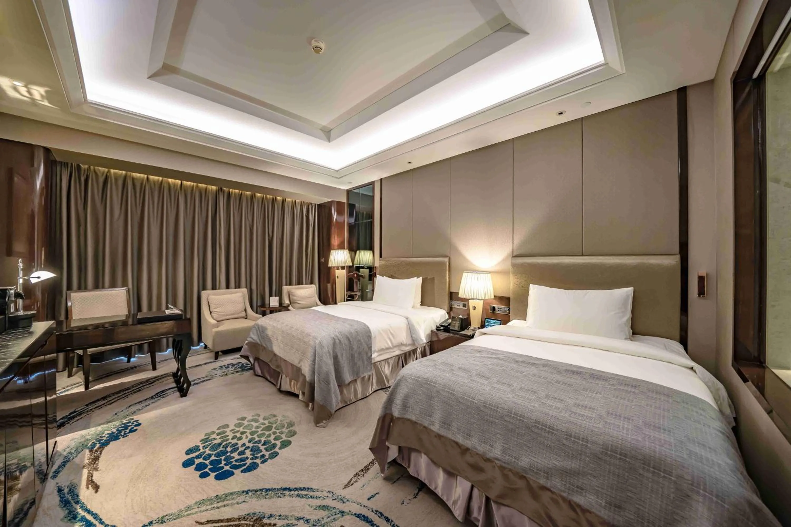 Bed in Zhaolin Grand Hotel