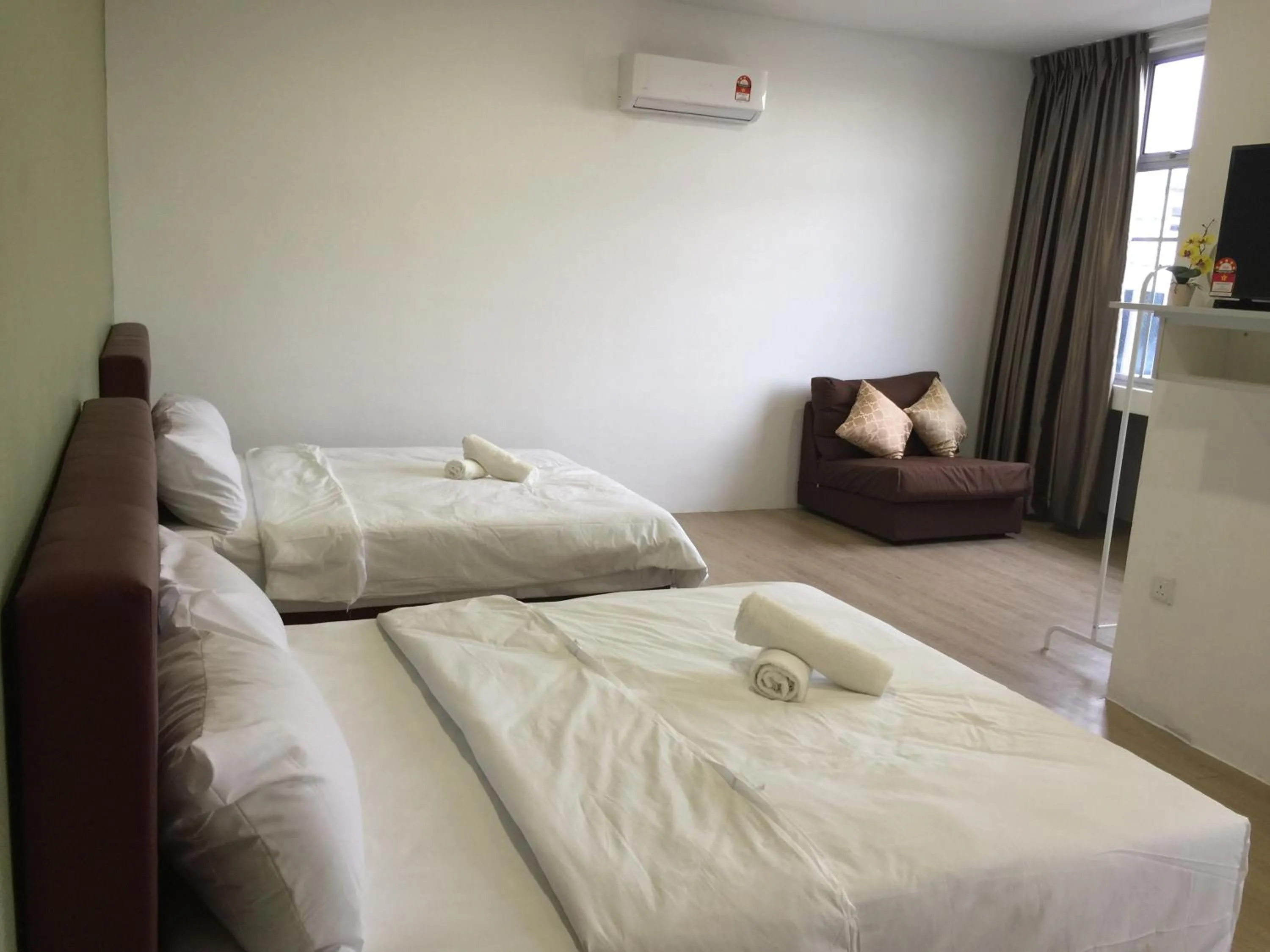 Bedroom, Bed in The b'Hotel