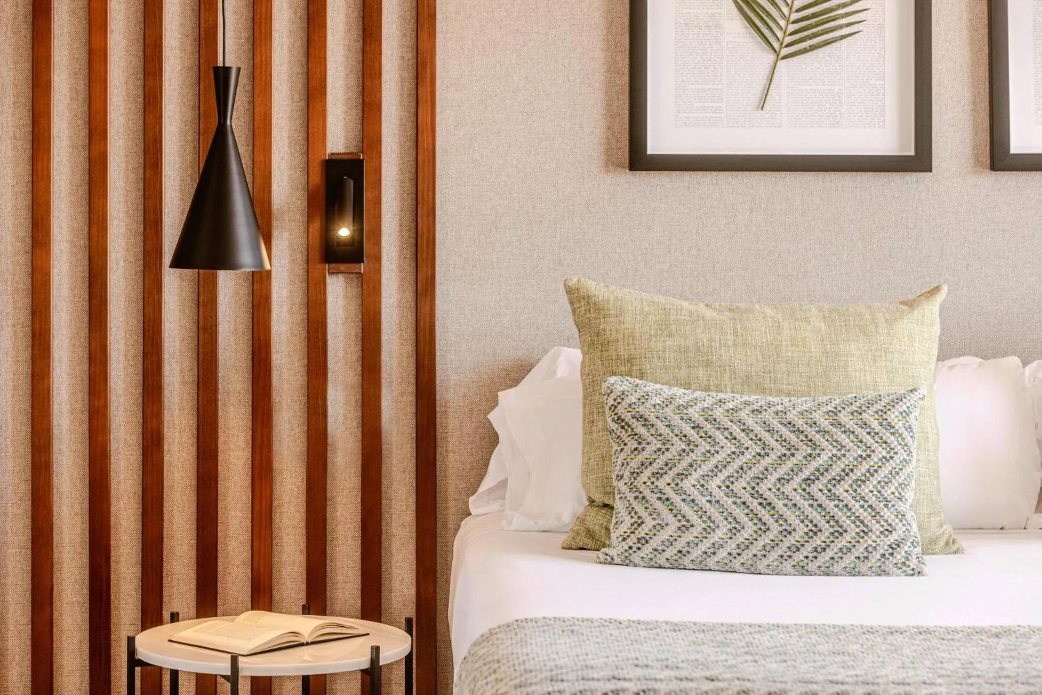 Photo of the whole room, Bed in Zafiro Palace Palmanova