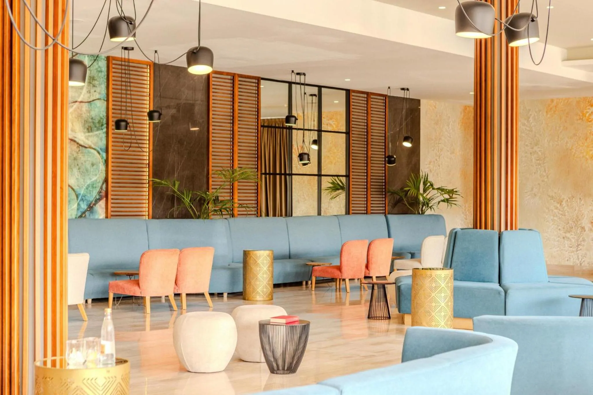 Lounge or bar in Zafiro Palace Palmanova